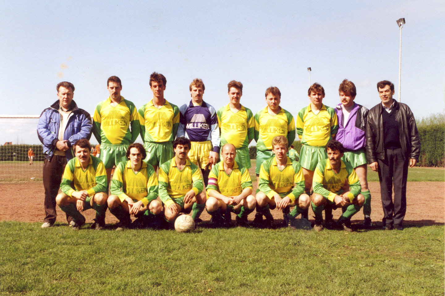 Bedrijfsvoetbalploeg van textielfabriek Milliken in Gent