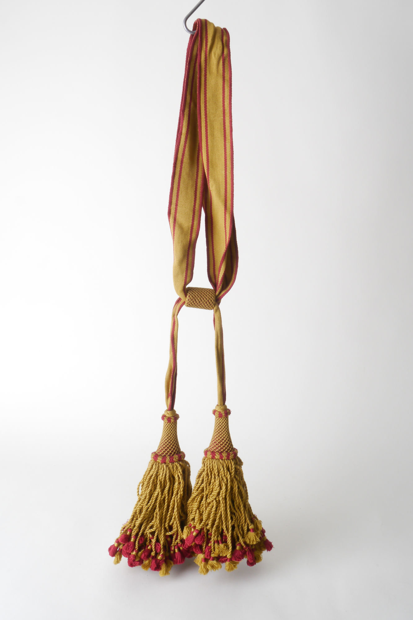 Embrasse om gordijn open te houden met 2 kwasten