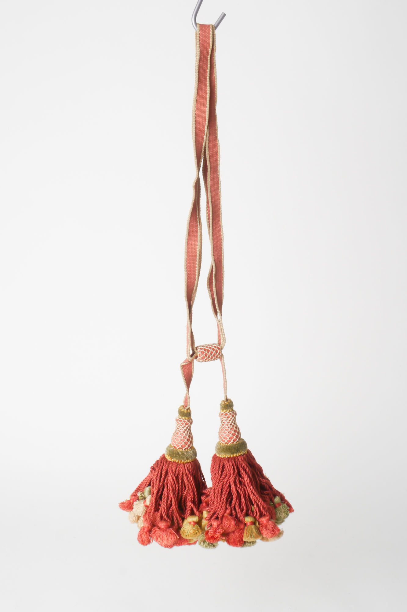 Embrasse om gordijn open te houden met 2 kwasten