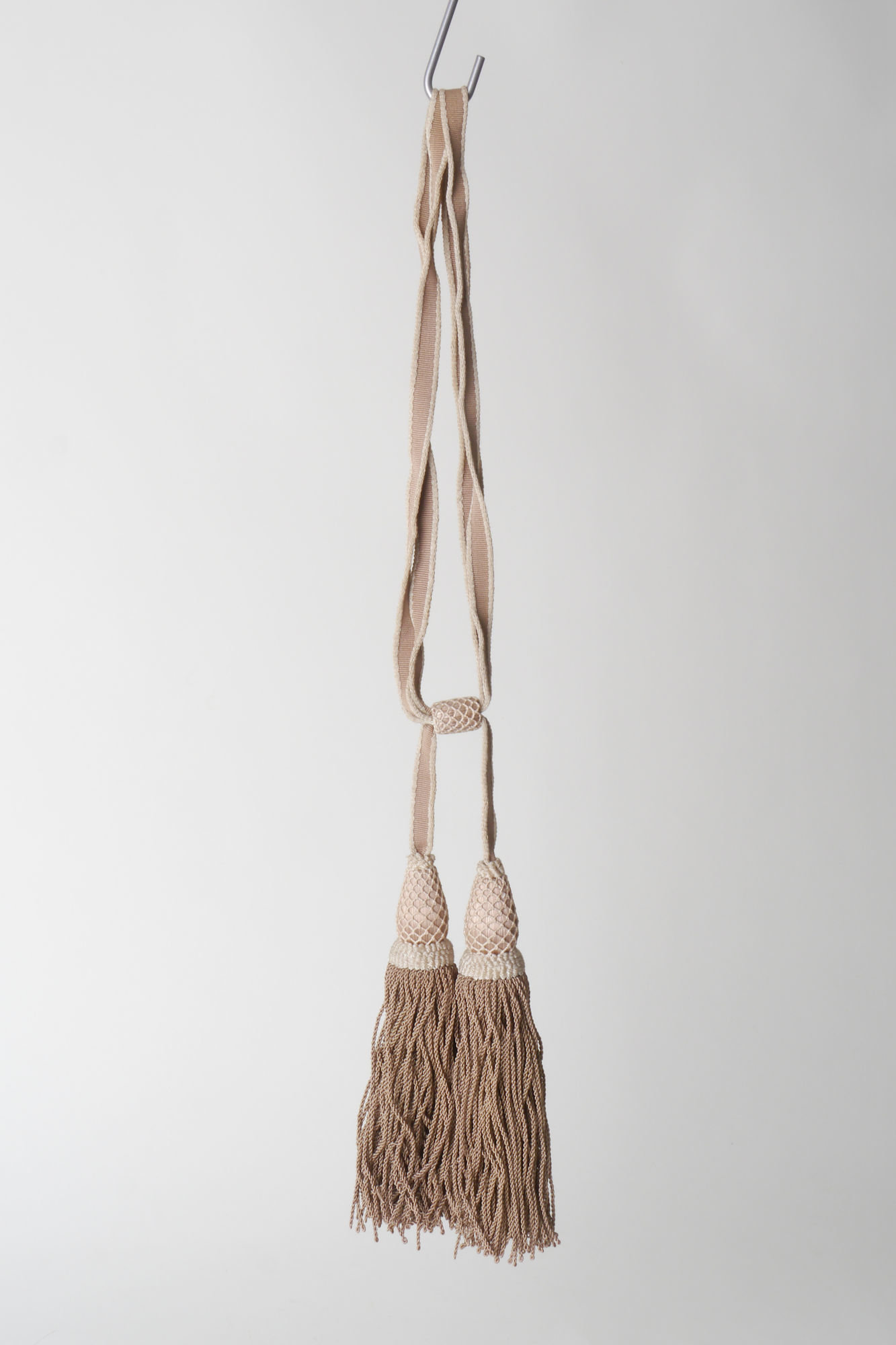 Embrasse om gordijn open te houden met 2 kwasten