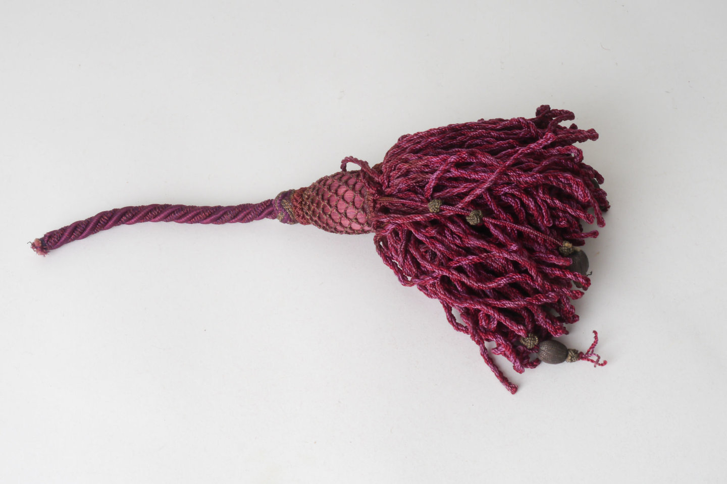 Gland of kwast met vorm, keel en rok