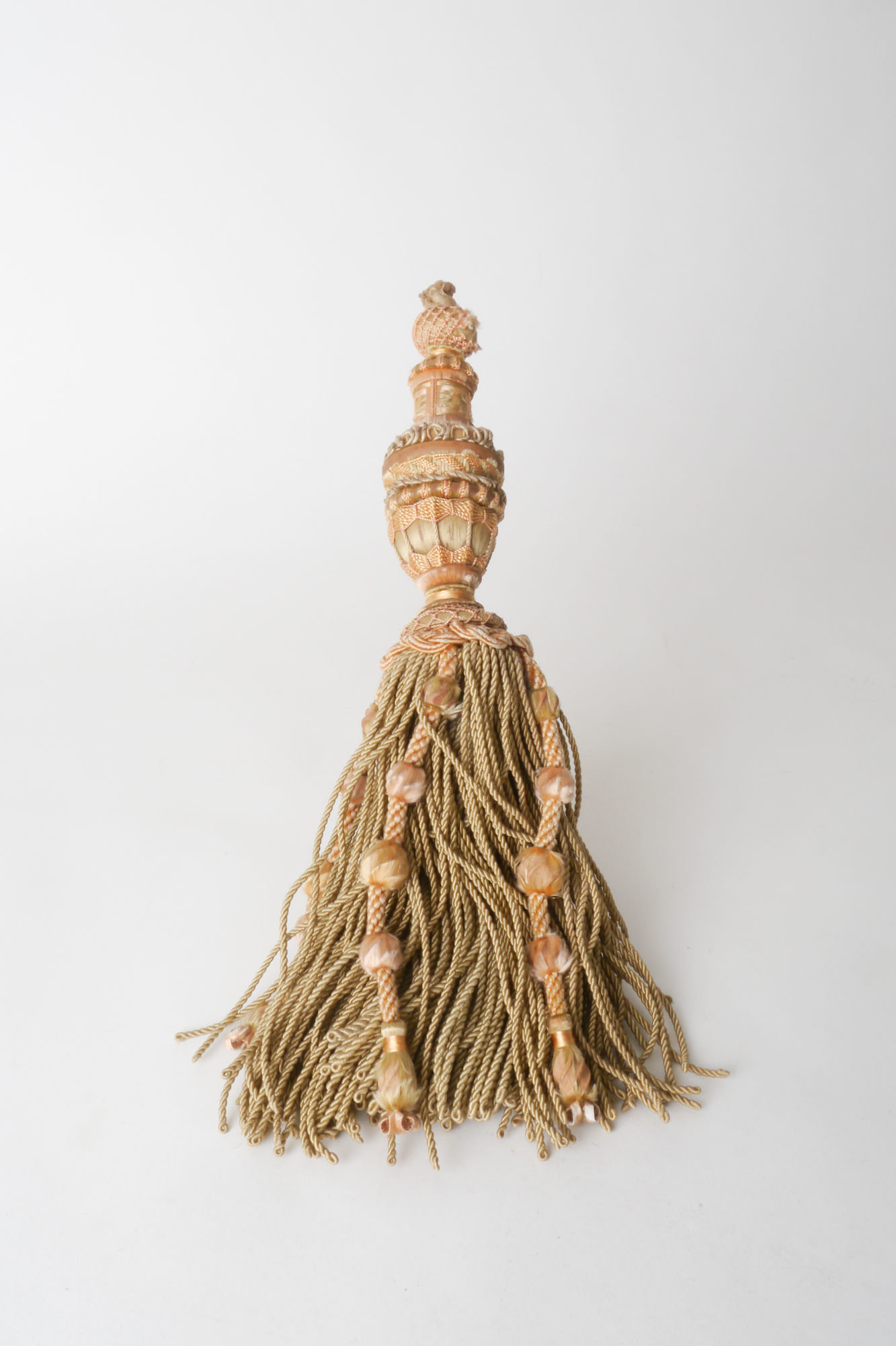 Gland of kwast met 12 vormen, keel en rok