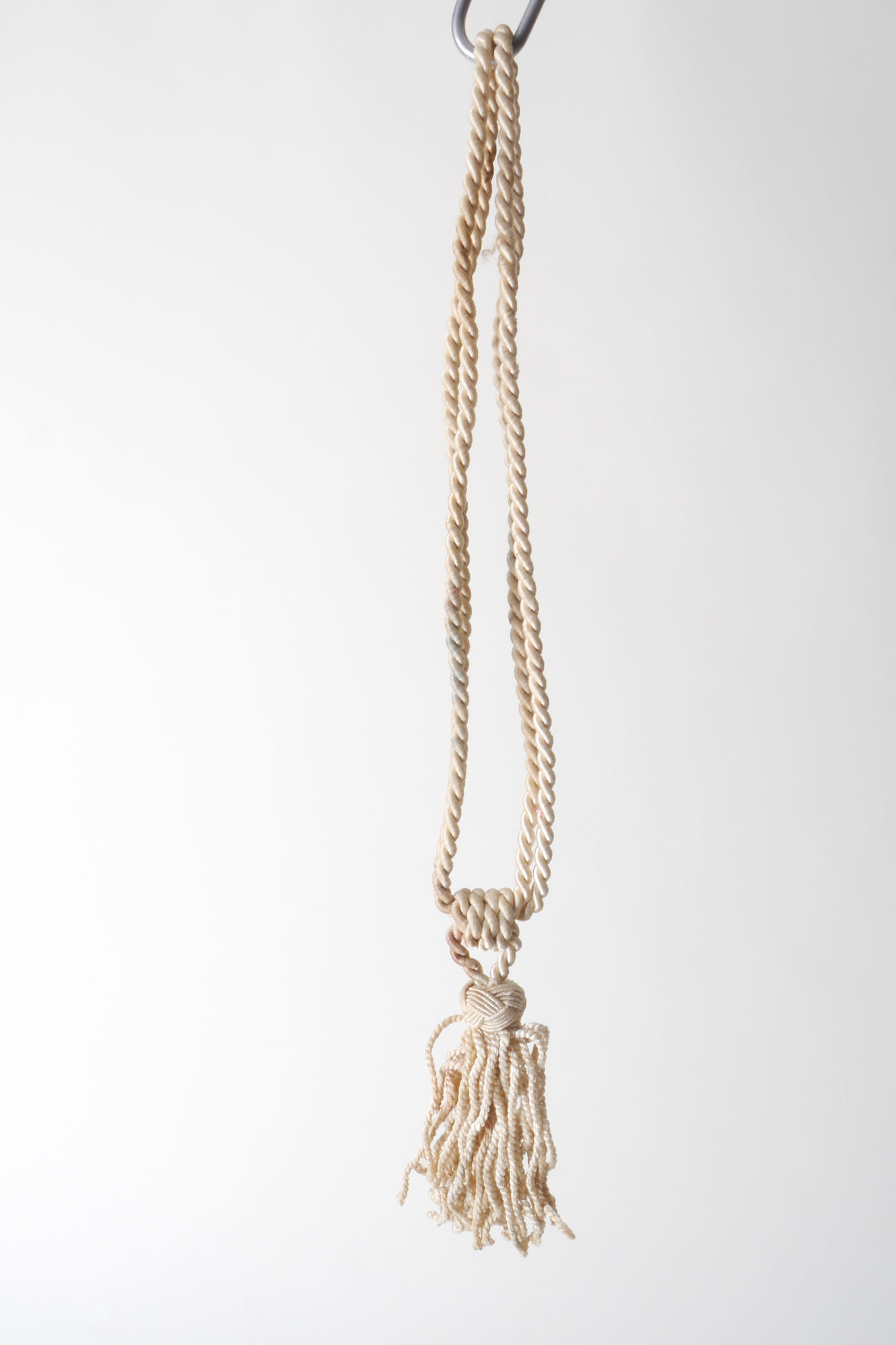 Embrasse om gordijn open te houden met 1 kwast