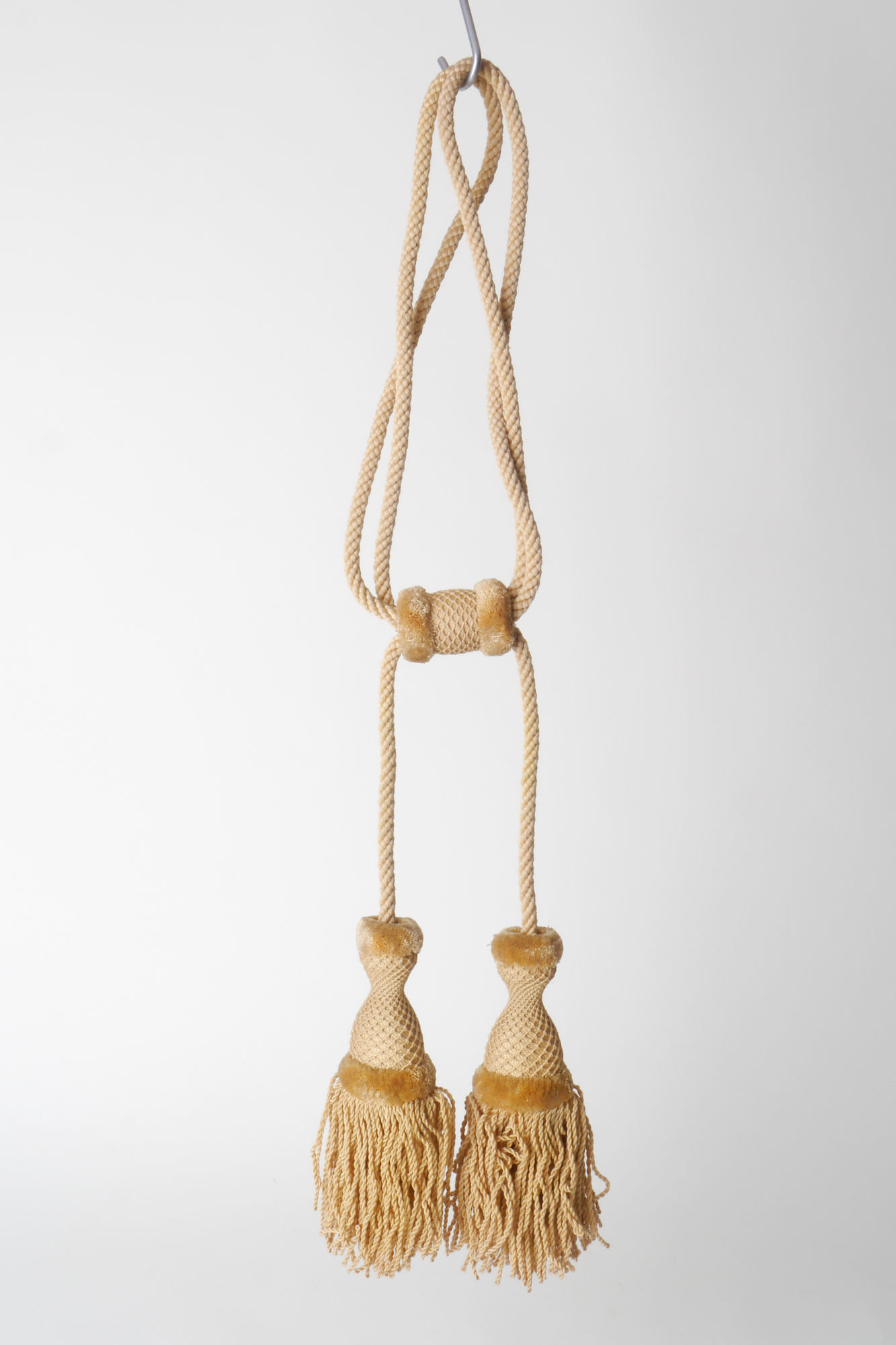 Embrasse om gordijn open te houden met 2 kwasten