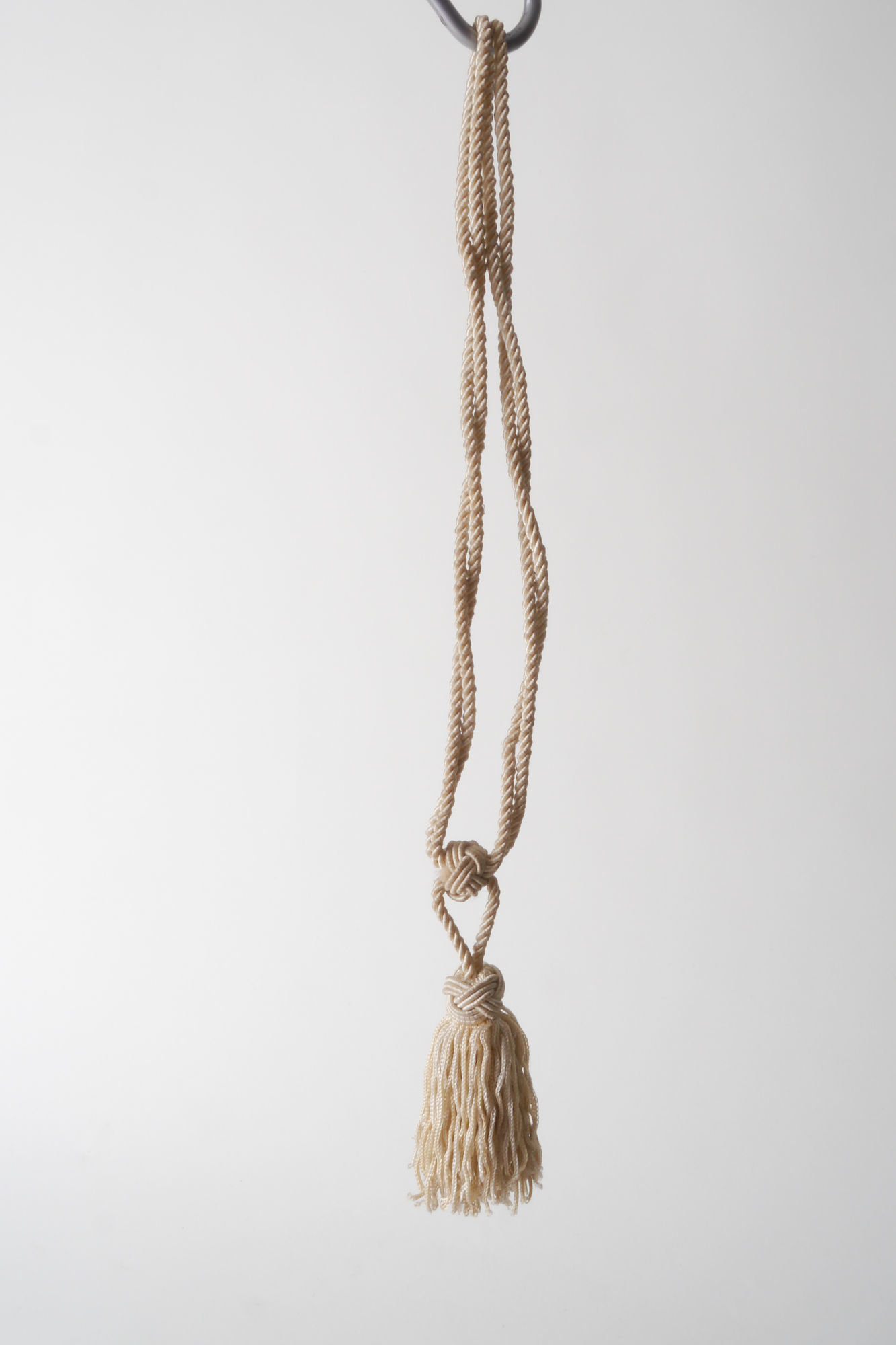 Embrasse om gordijn open te houden met 1 kwast