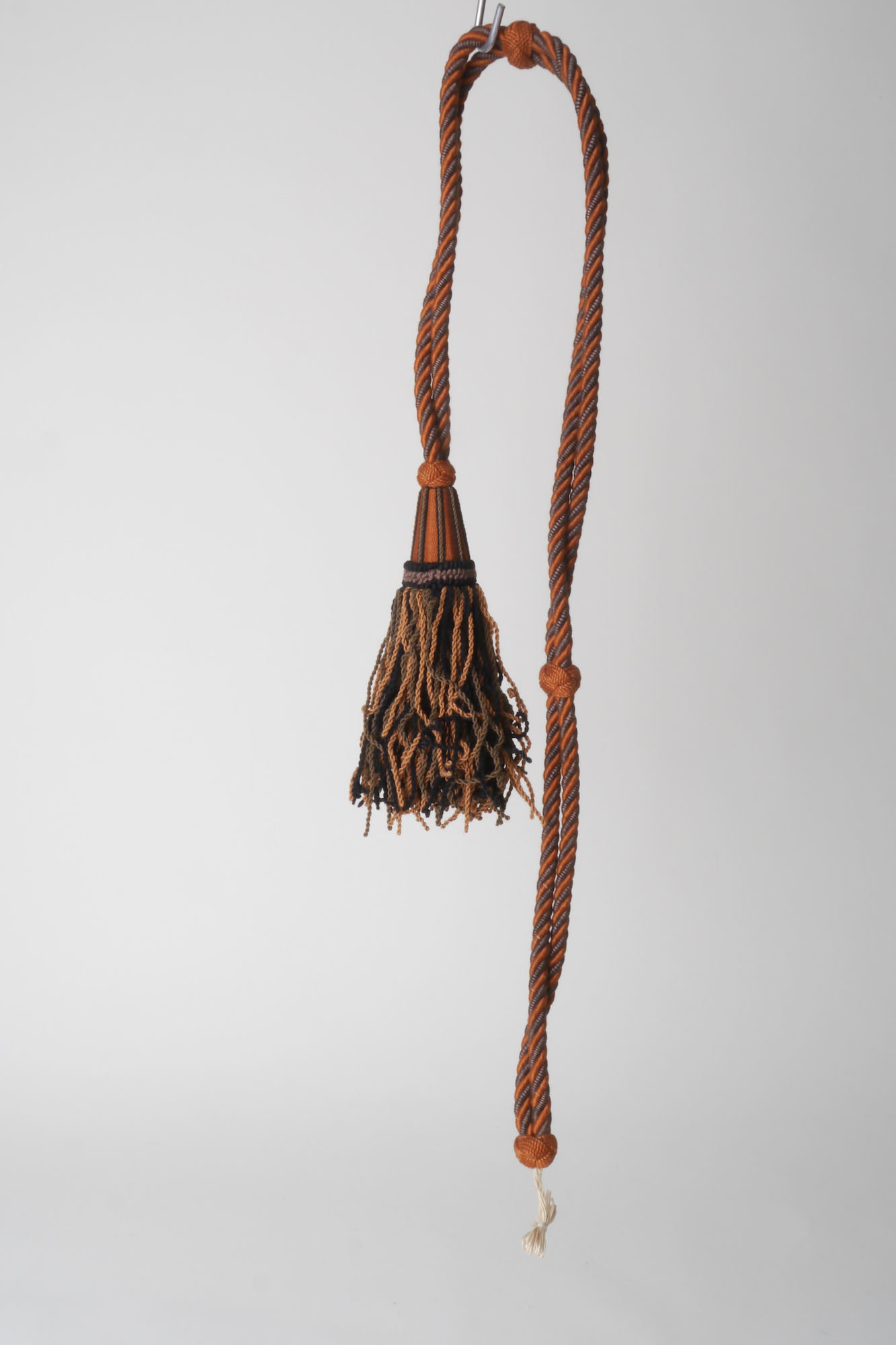 Embrasse om gordijn open te houden met 1 kwast