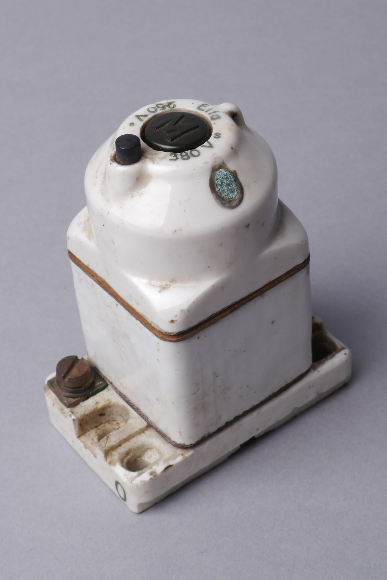 Tweepolige installatieautomaat of zekeringautomaat van het merk Elfa