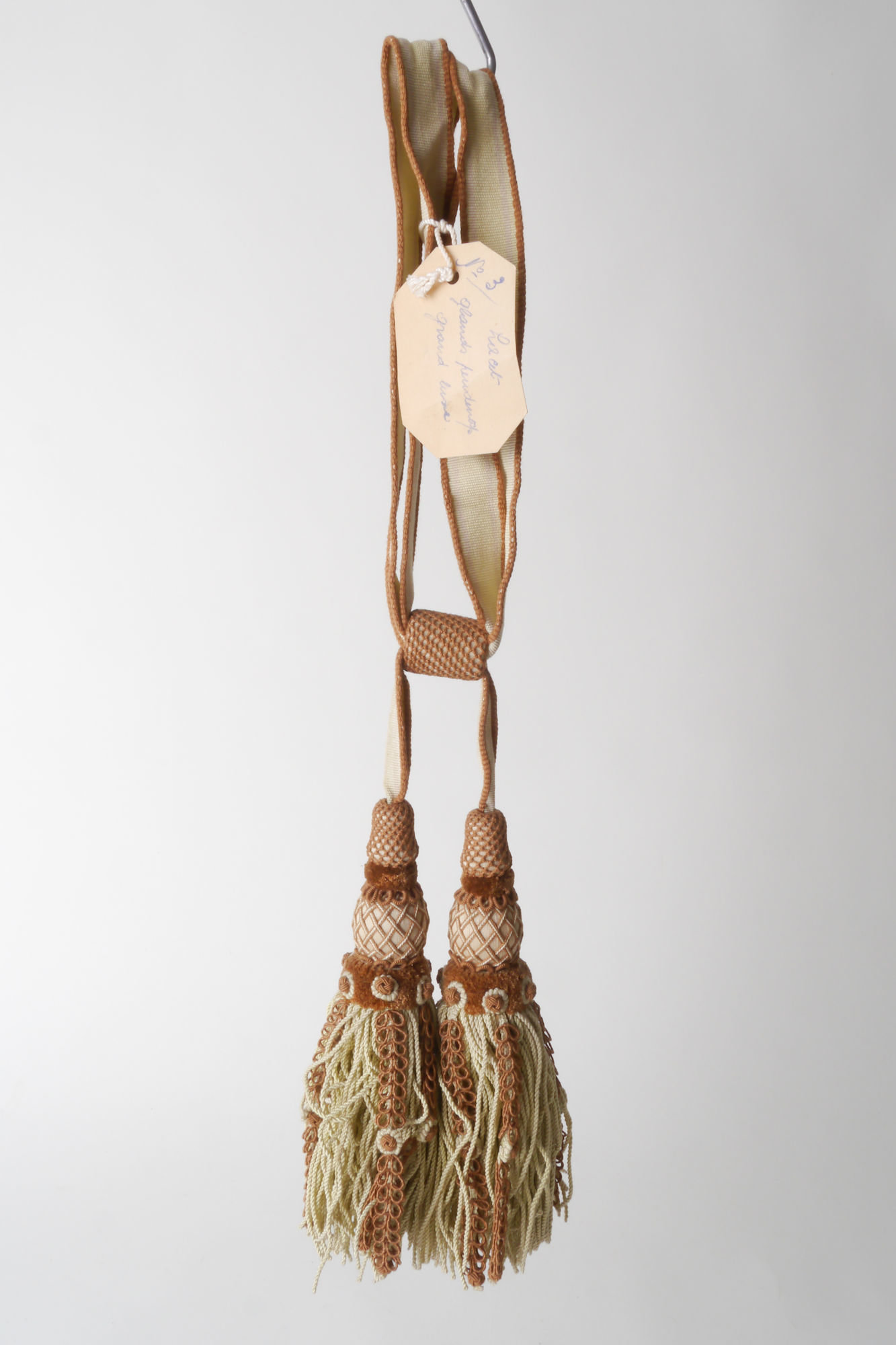 Embrasse om gordijn open te houden met 2 kwasten