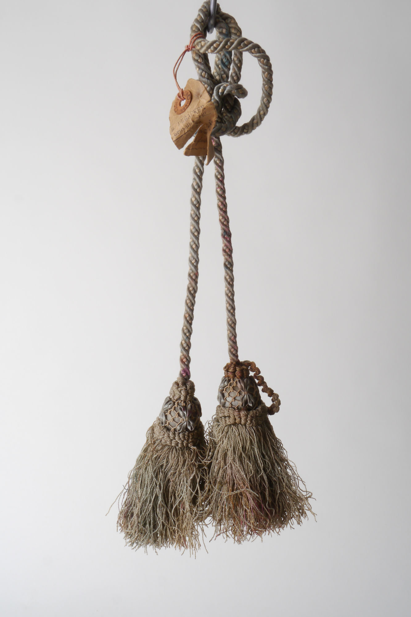 Embrasse om gordijn open te houden met 2 kwasten