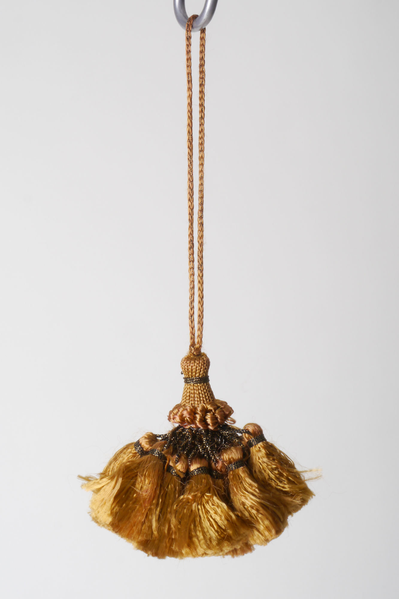 Gland of kwast met vorm, keel en rok