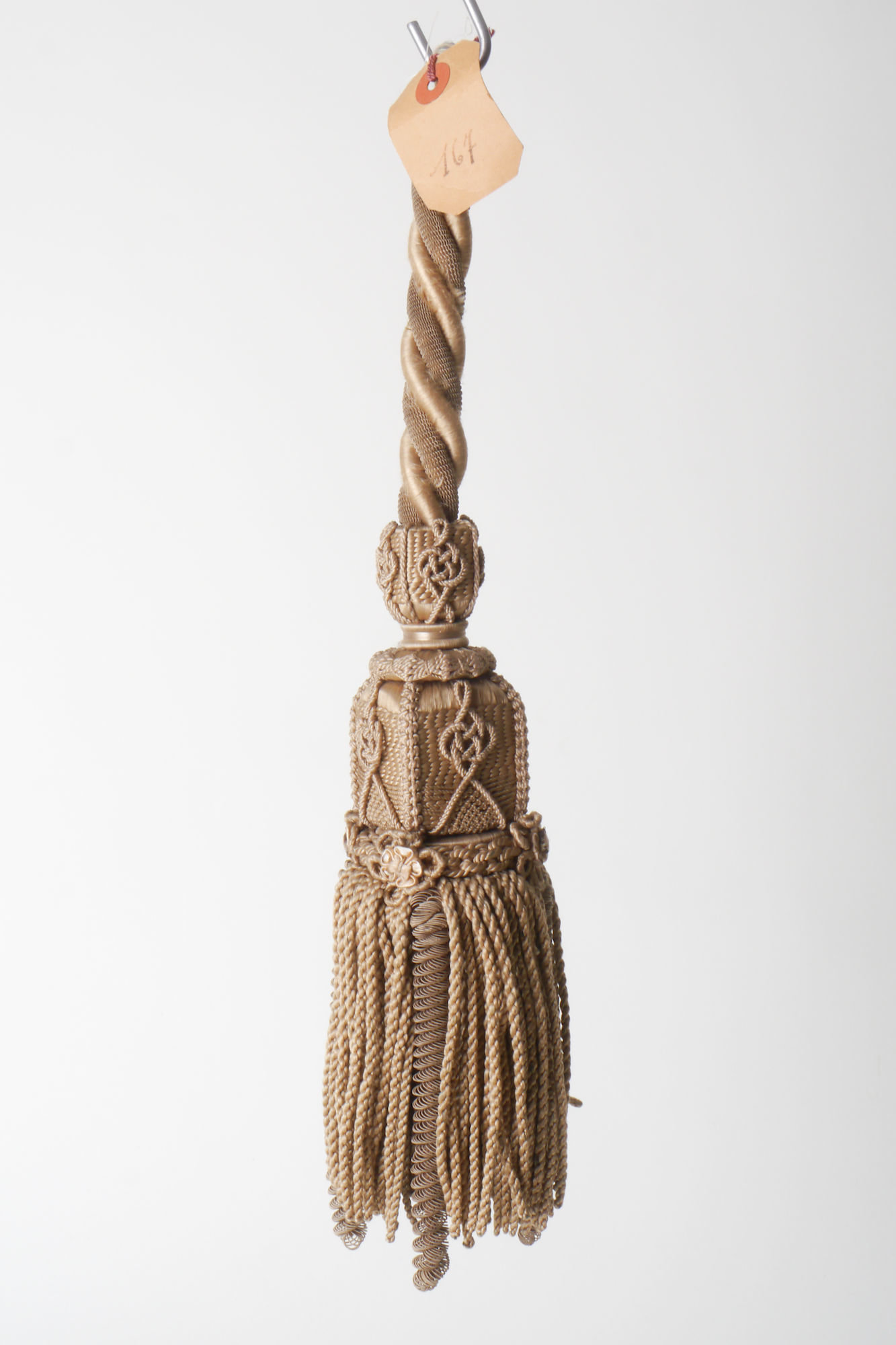 Gland of kwast met 5 vormen, keel en rok