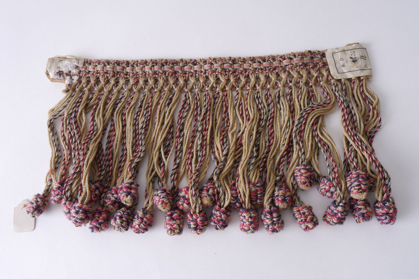 Frange als onderdeel voor het vervaardigen van passement