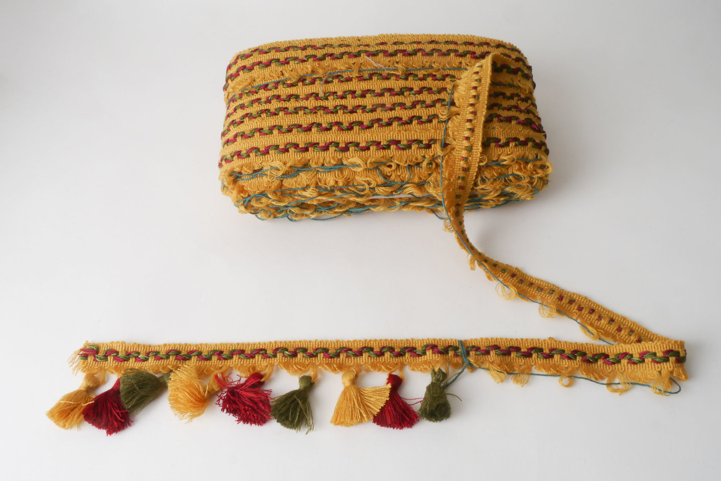 Frange als onderdeel voor het vervaardigen van passement