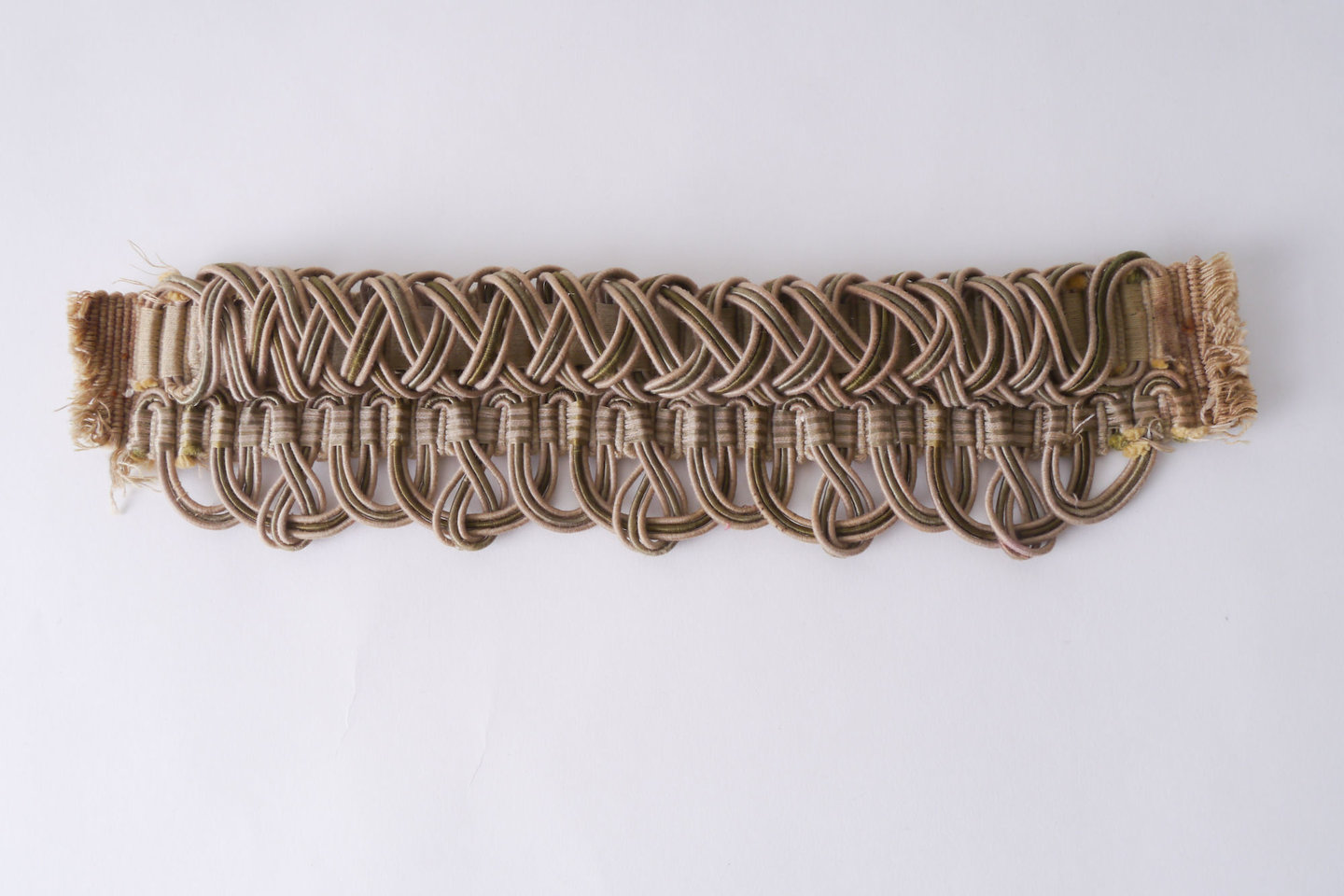 Crête als ornament voor het vervaardigen van passement