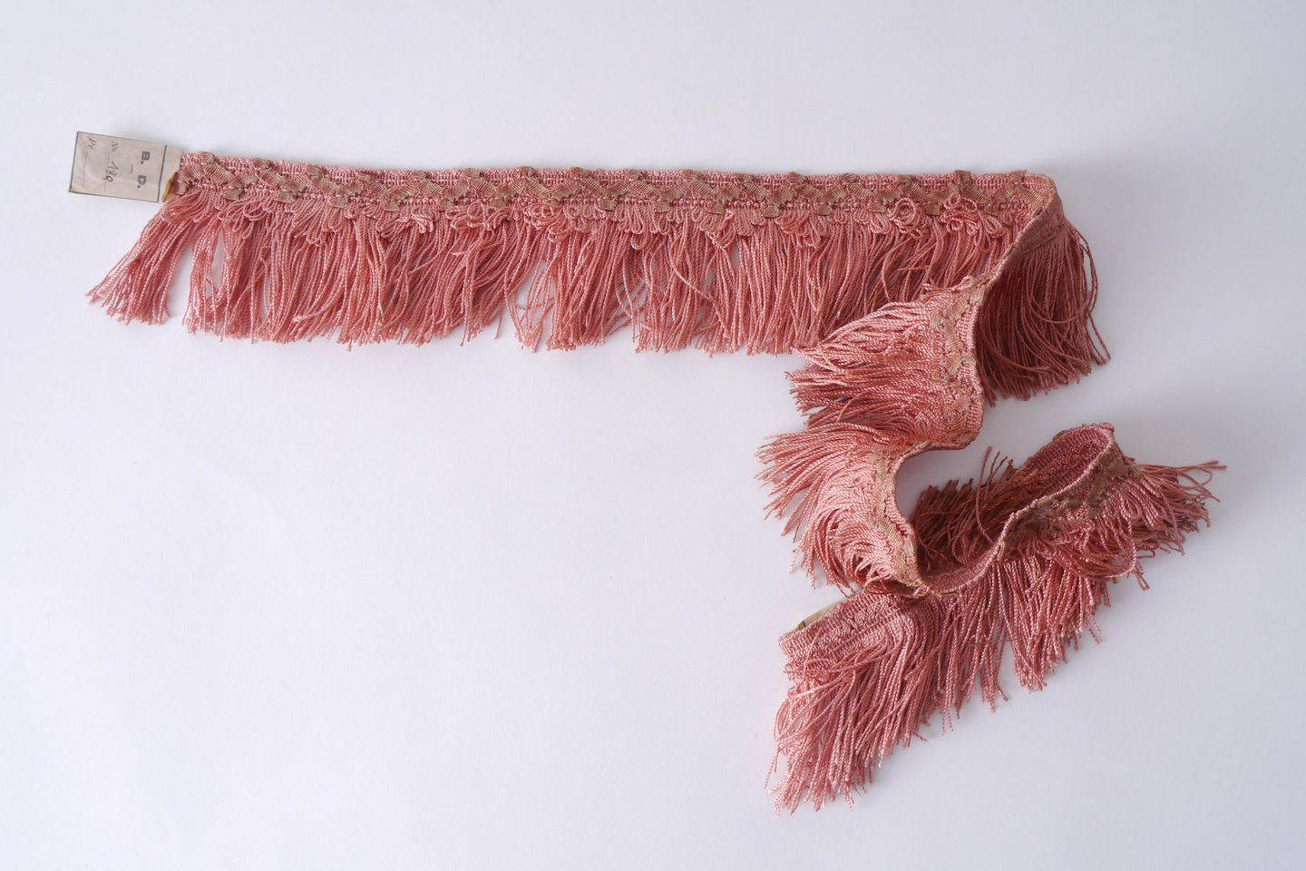 Effilé als onderdeel voor het vervaardigen van passement