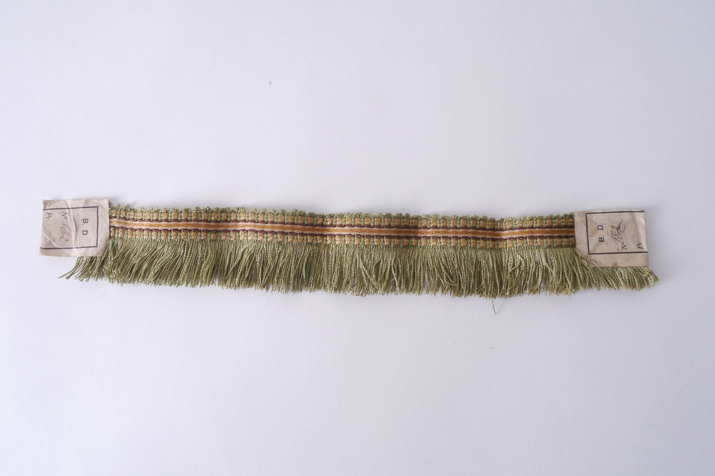 Effilé als onderdeel voor het vervaardigen van passement