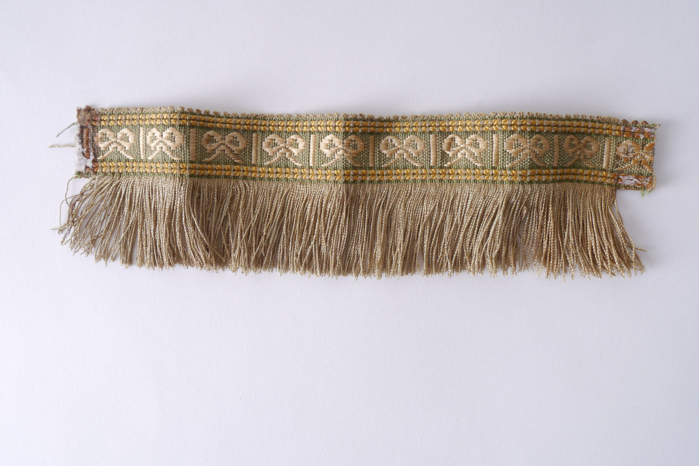 Effilé als onderdeel voor het vervaardigen van passement