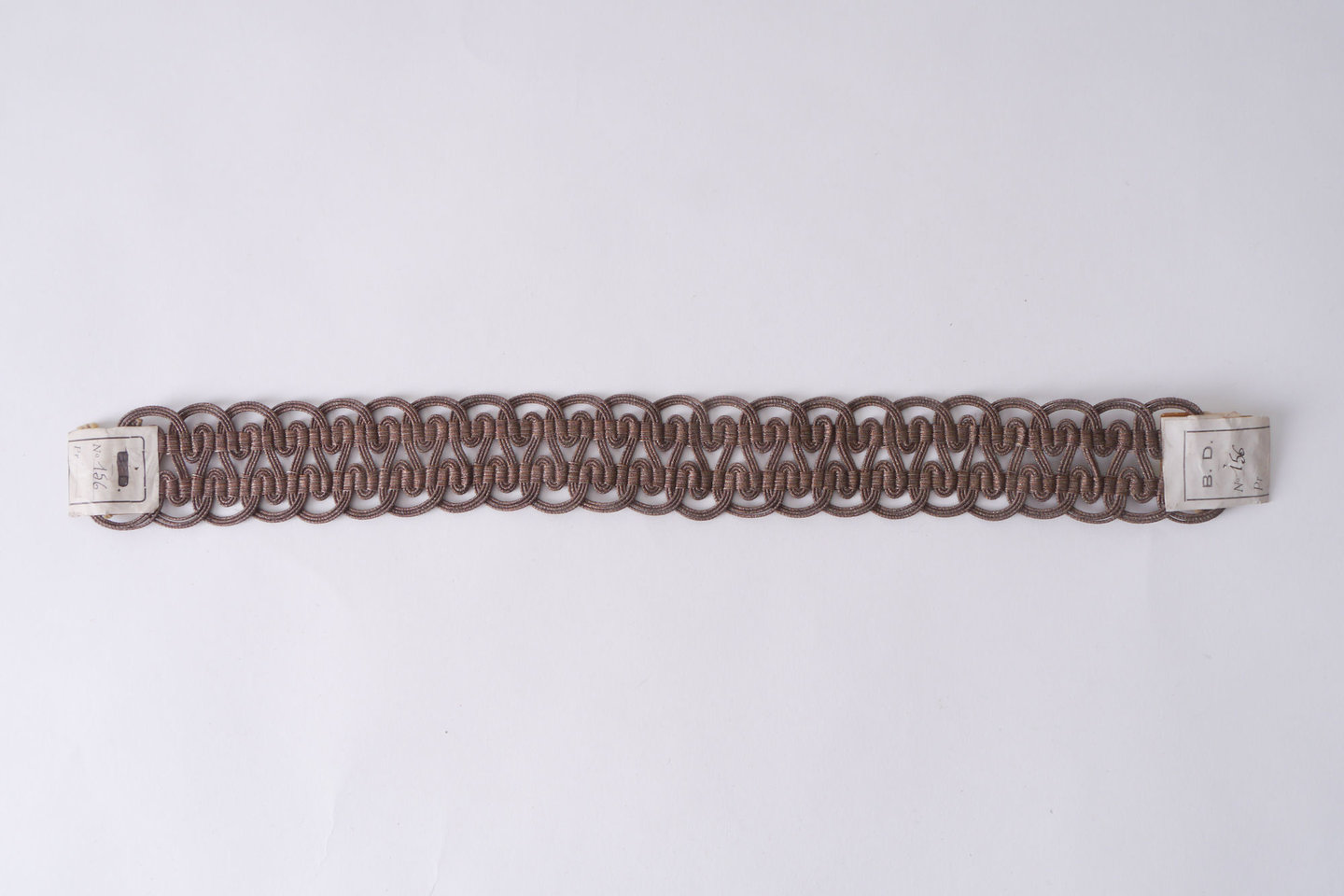 Crête als ornament voor het vervaardigen van passement