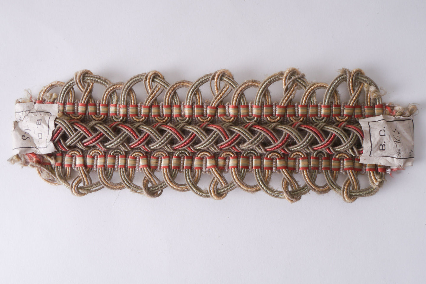 Crête als ornament voor het vervaardigen van passement