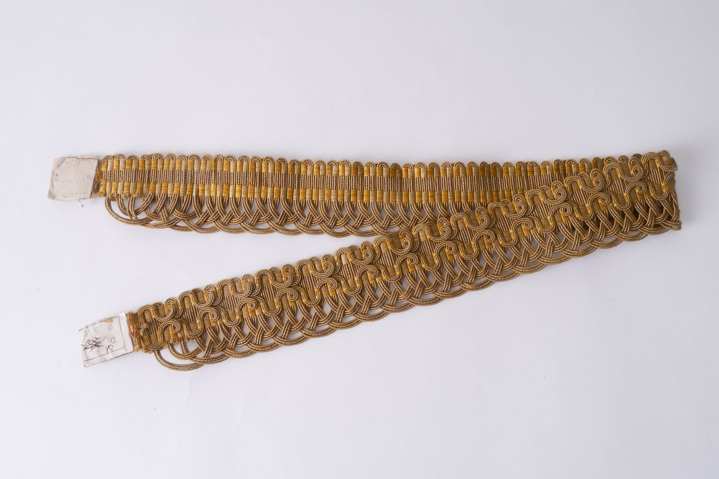 Crête als ornament voor het vervaardigen van passement