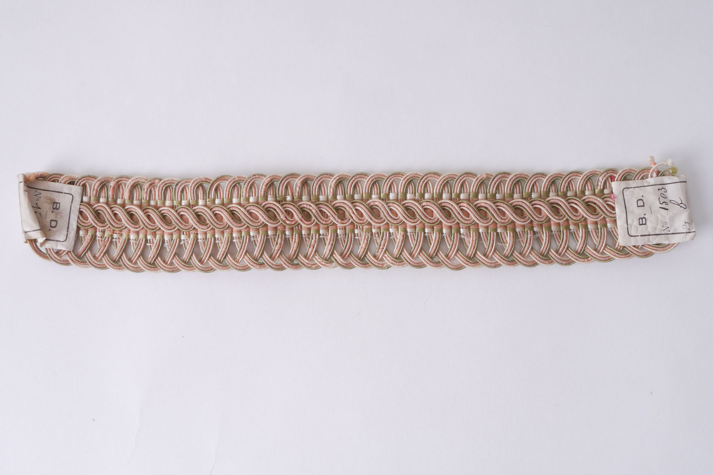 Crête als ornament voor het vervaardigen van passement