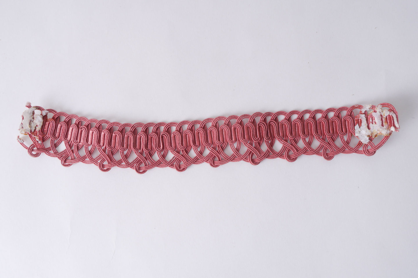 Crête als ornament voor het vervaardigen van passement