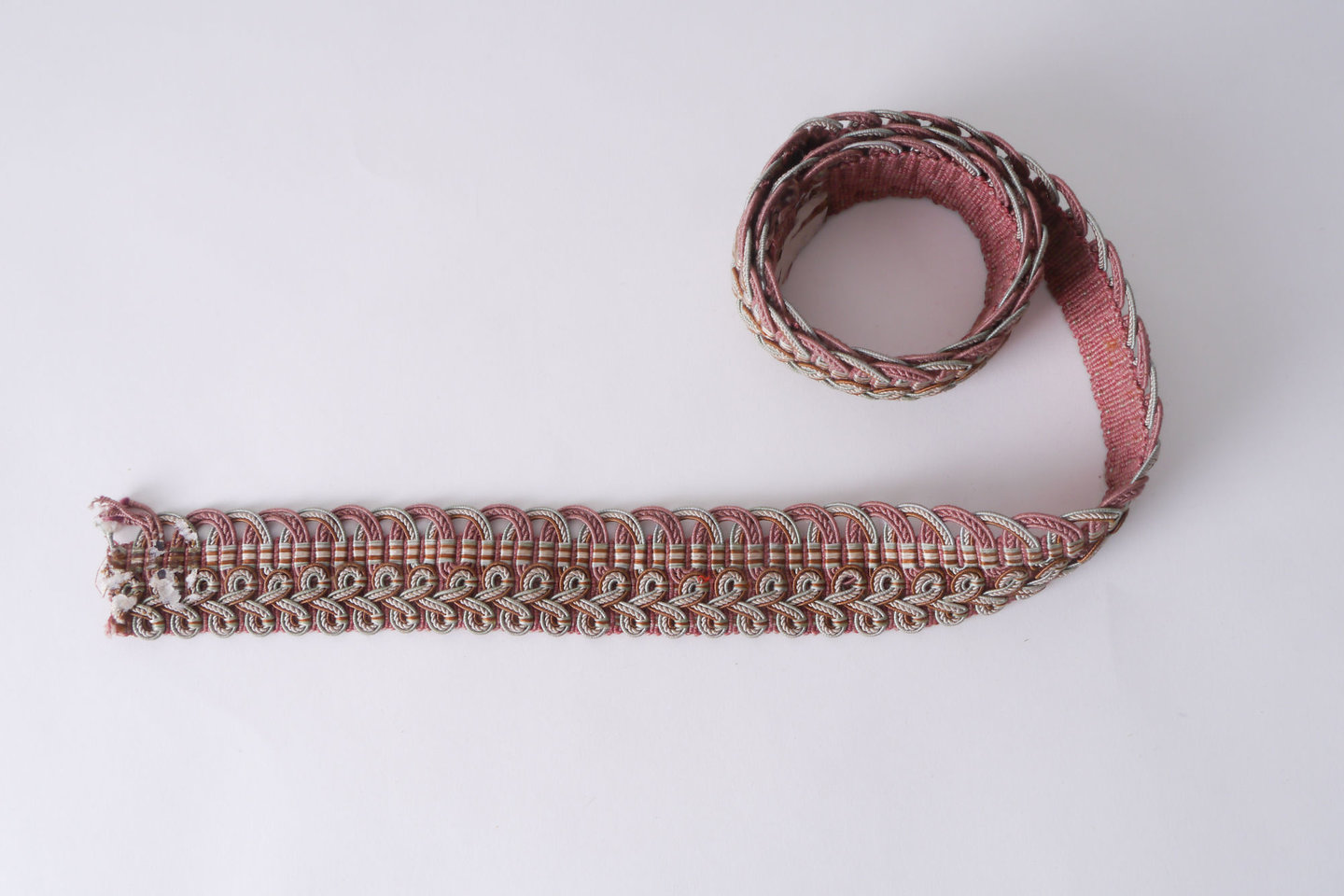 Crête als ornament voor het vervaardigen van passement