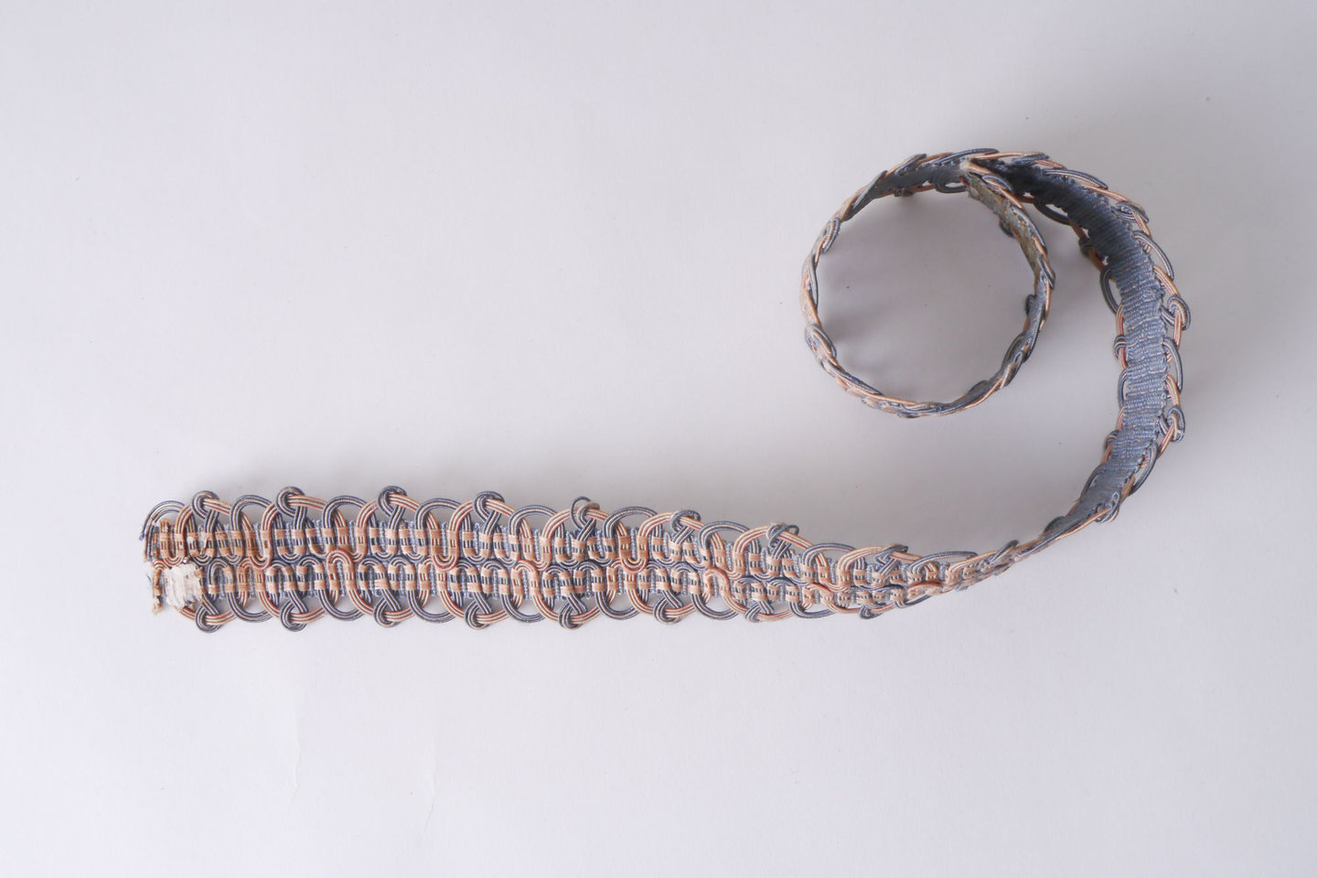 Crête als ornament voor het vervaardigen van passement