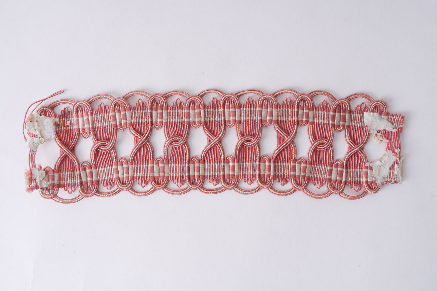 Crête als ornament voor het vervaardigen van passement