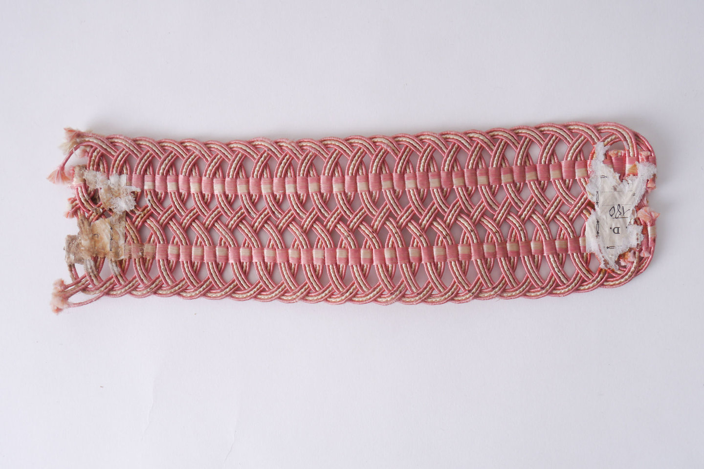 Crête als ornament voor het vervaardigen van passement