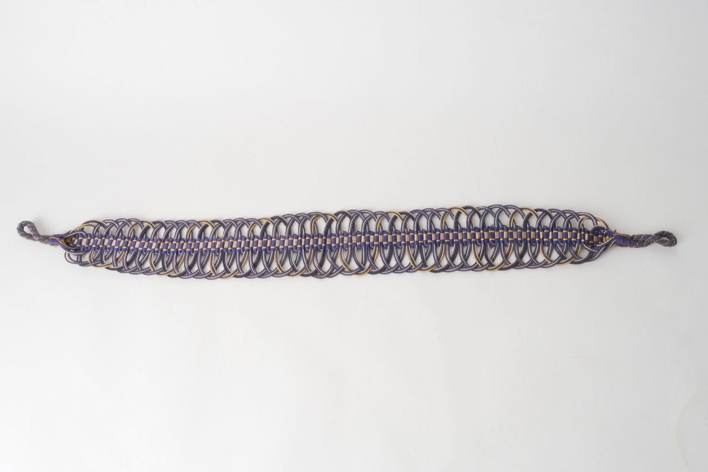 Vlakke embrasse om gordijn open te houden