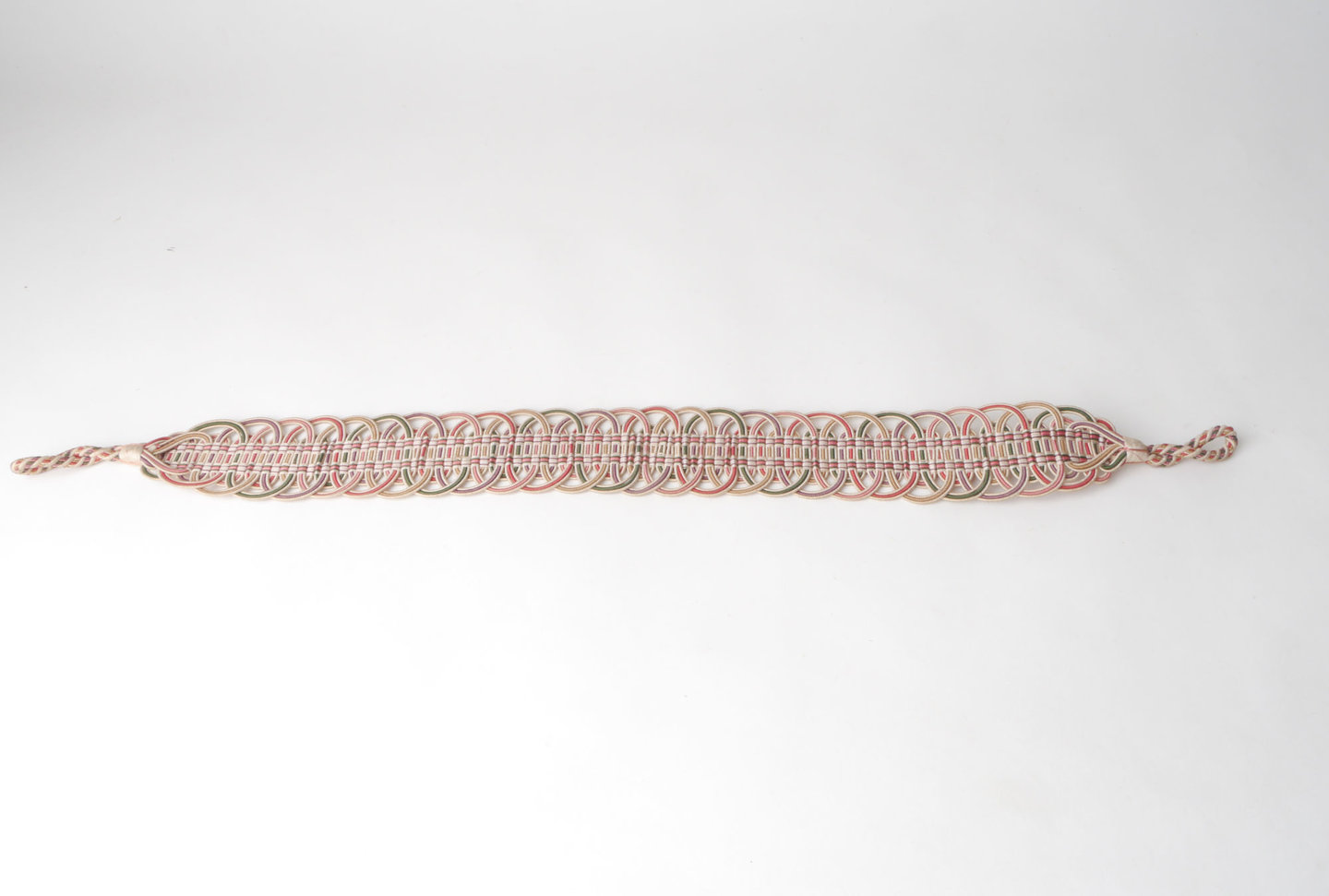 Vlakke embrasse om gordijn open te houden