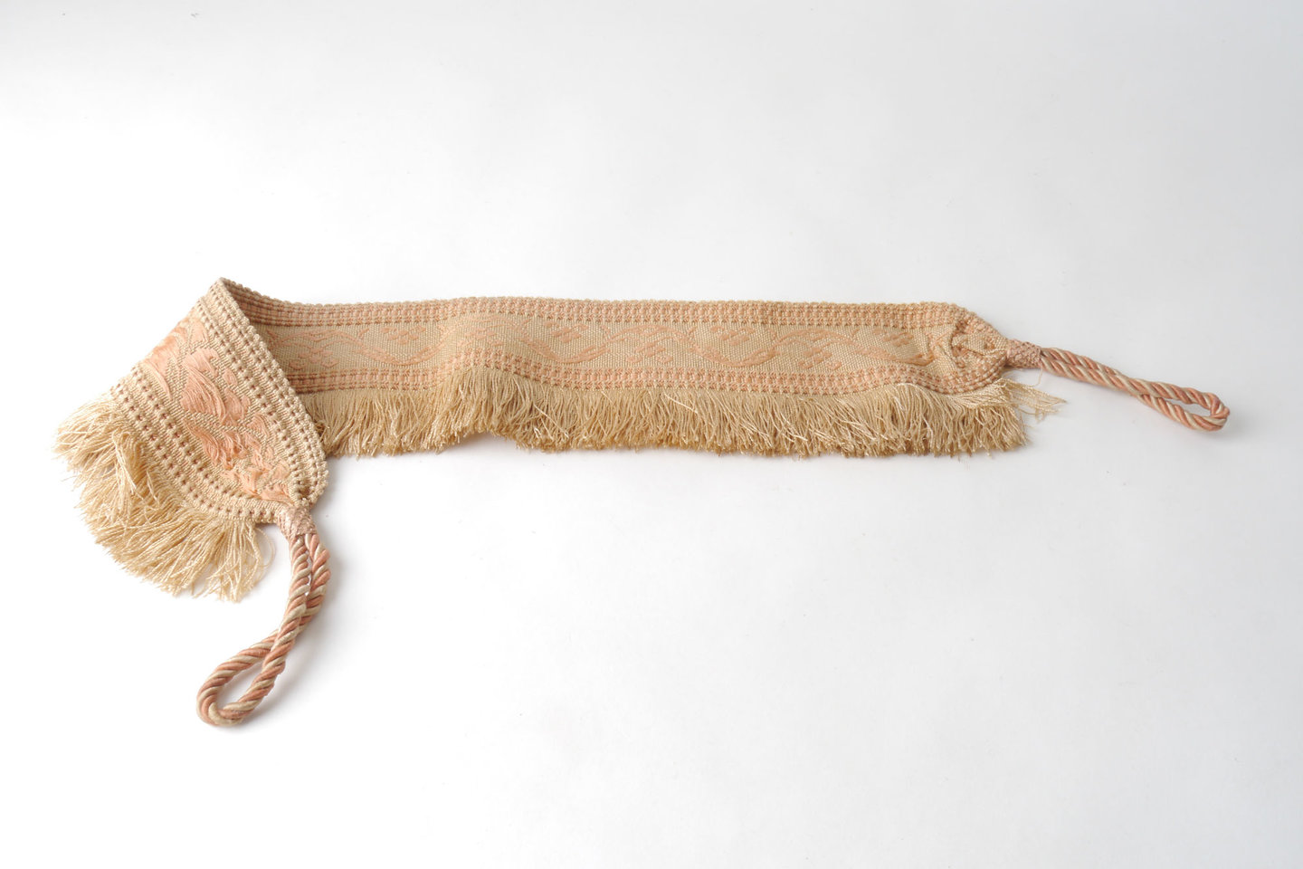 Vlakke embrasse met frange om gordijn open te houden