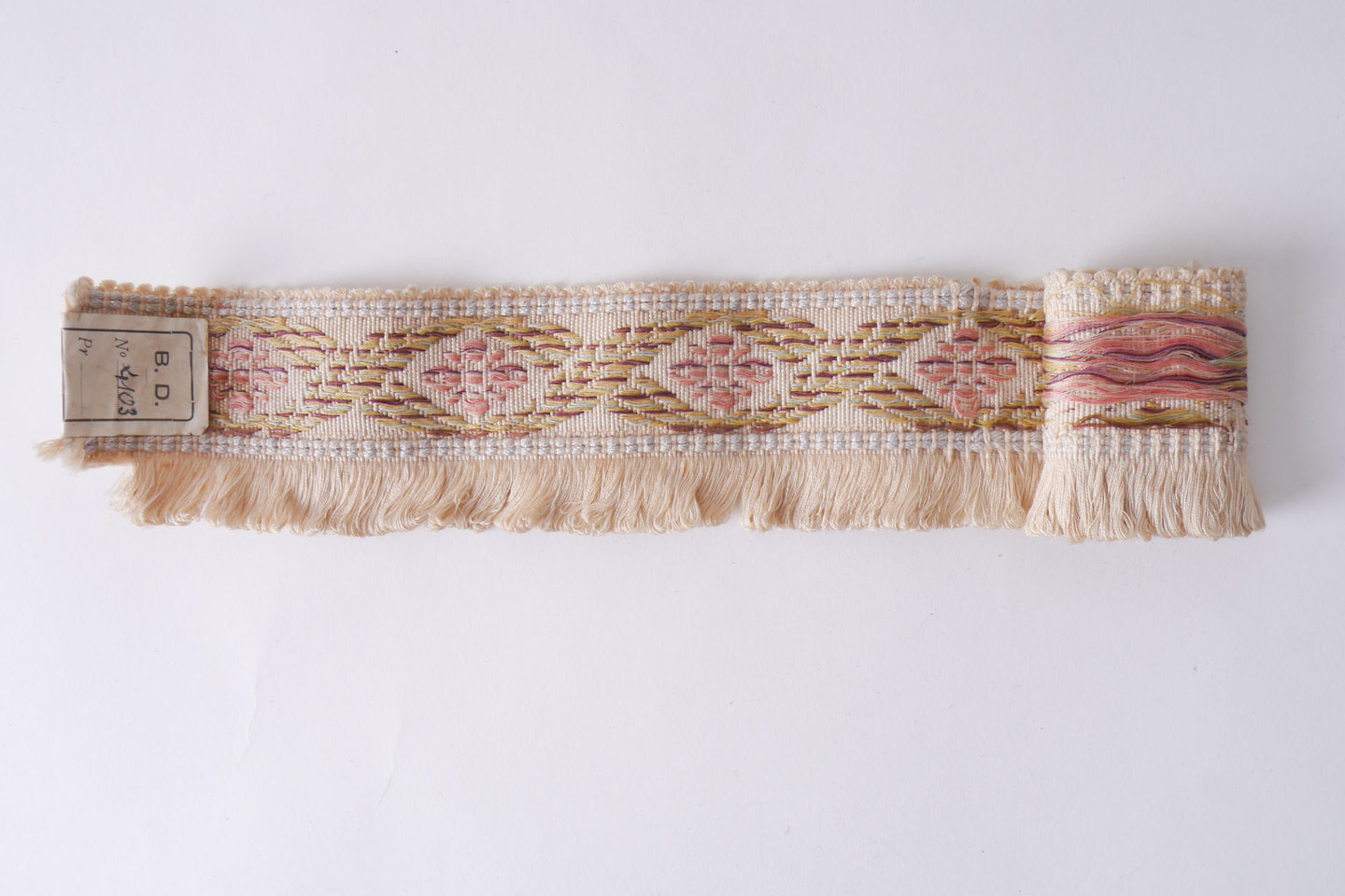 Effilé als onderdeel voor het vervaardigen van passement