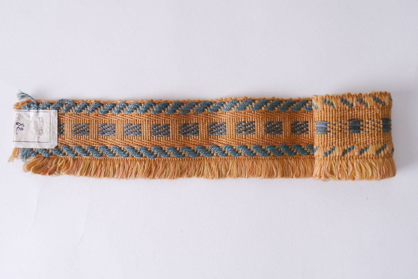 Effilé als onderdeel voor het vervaardigen van passement