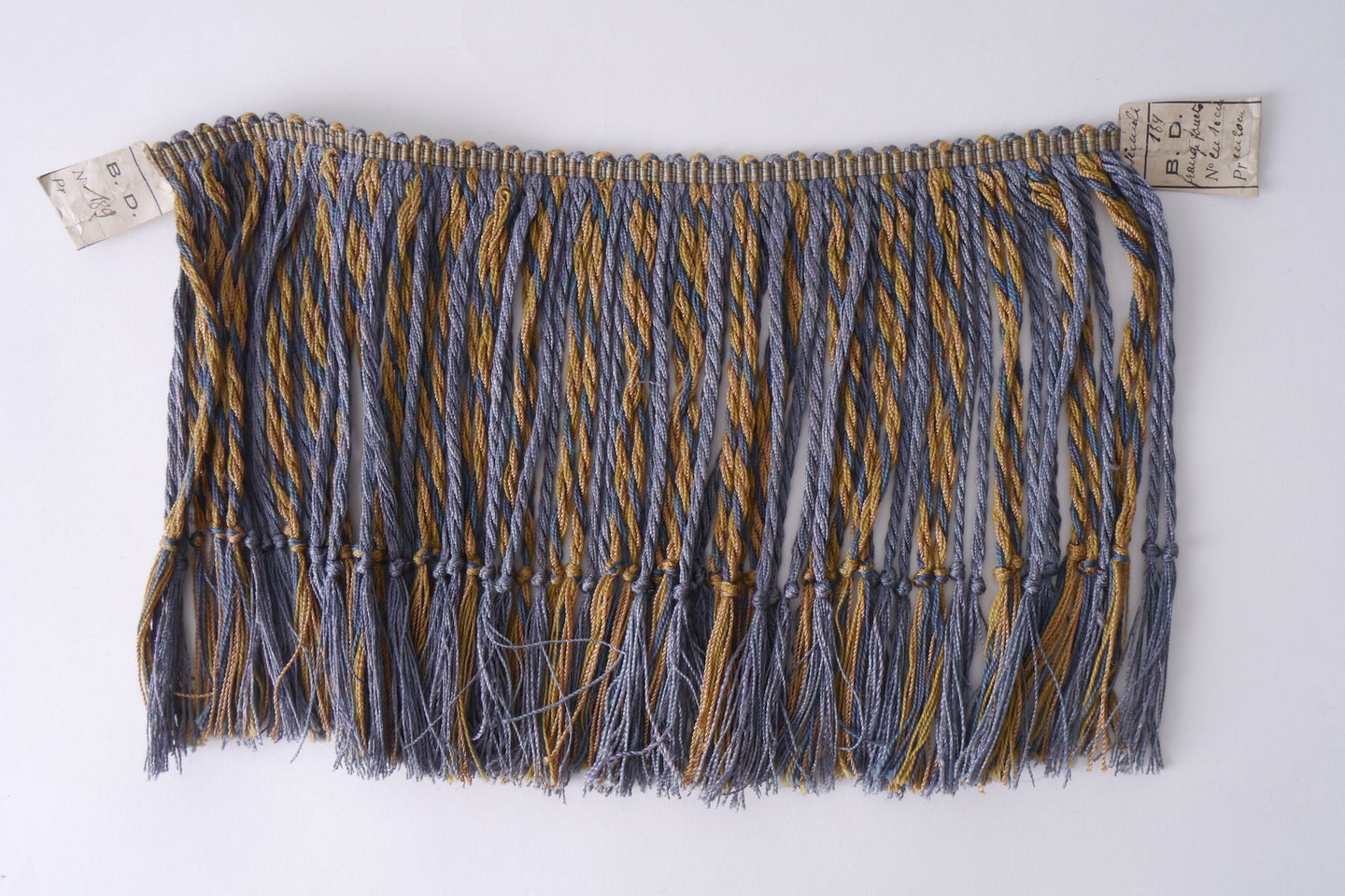 Frange als onderdeel voor het vervaardigen van passement