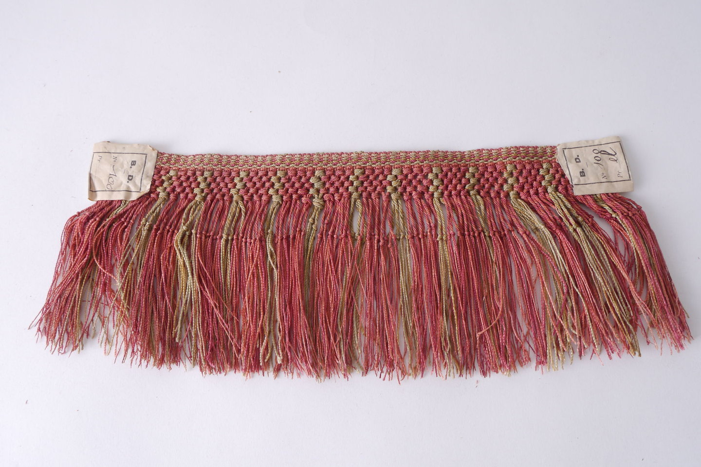 Frange als onderdeel voor het vervaardigen van passement