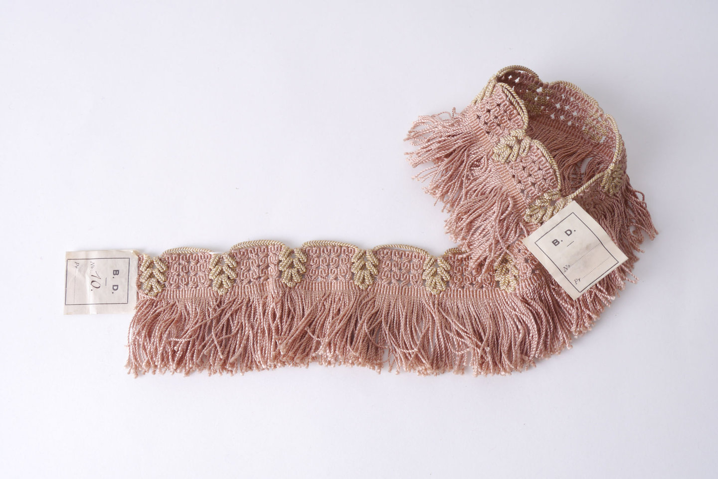 Effilé als onderdeel voor het vervaardigen van passement