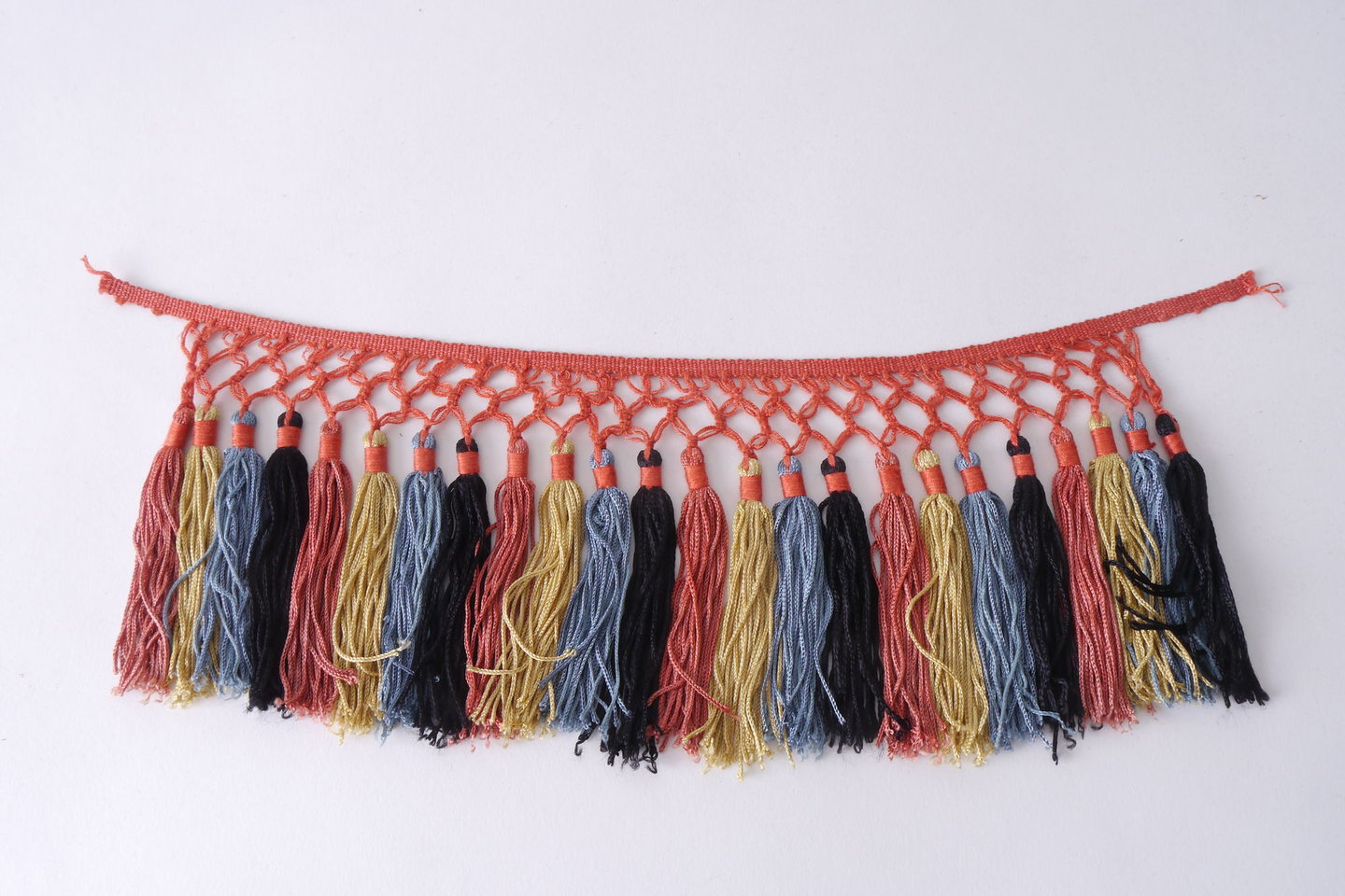 Frange als onderdeel voor het vervaardigen van passement