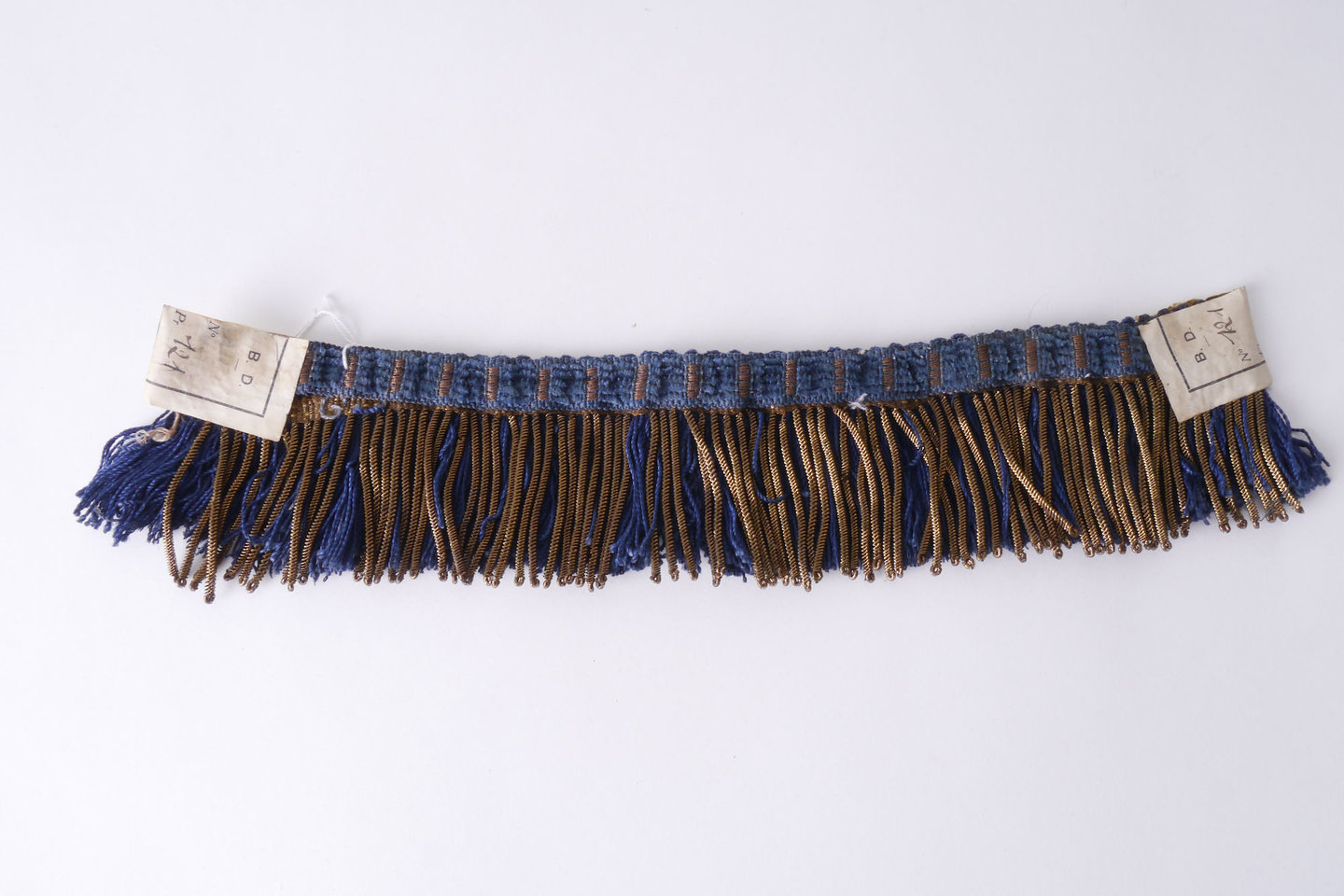 Effilé als onderdeel voor het vervaardigen van passement