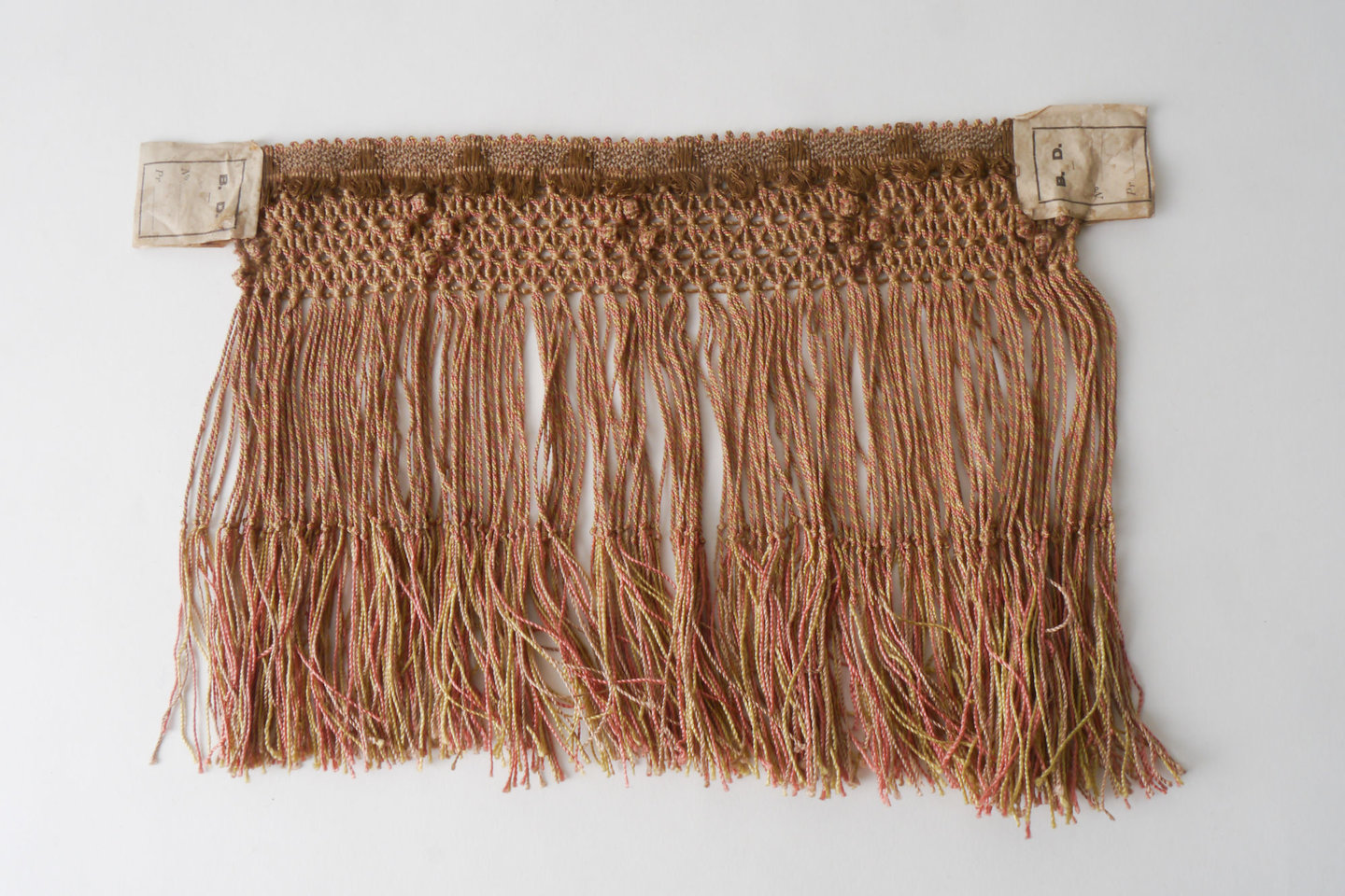 Frange als onderdeel voor het vervaardigen van passement