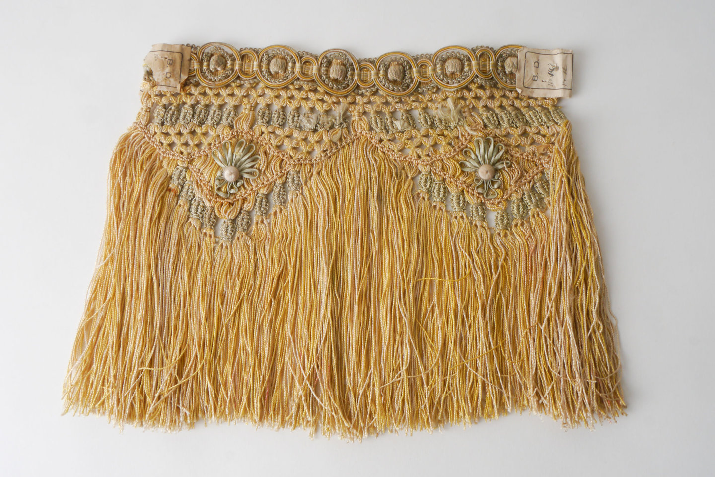 Frange als onderdeel voor het vervaardigen van passement