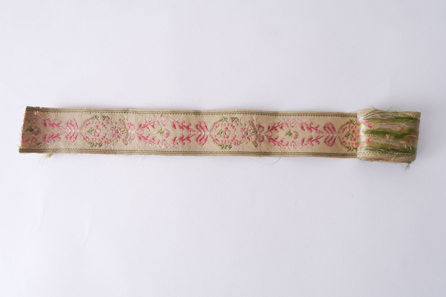 Galon of boord als onderdeel voor het vervaardigen van passement