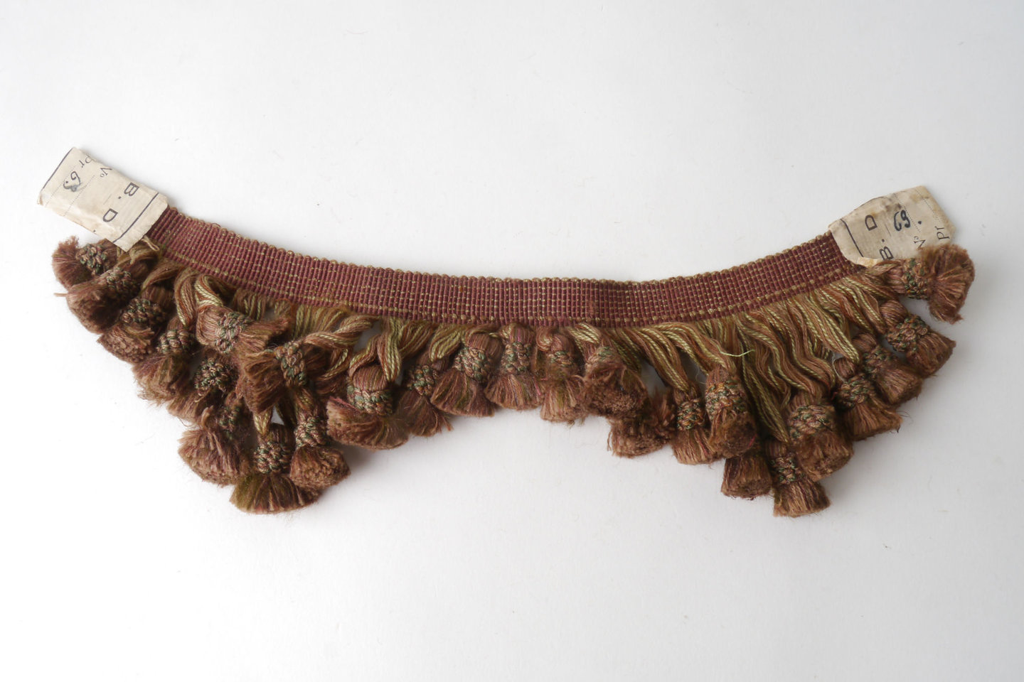 Frange als onderdeel voor het vervaardigen van passement