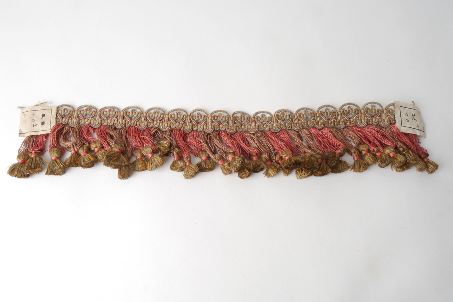 Frange als onderdeel voor het vervaardigen van passement