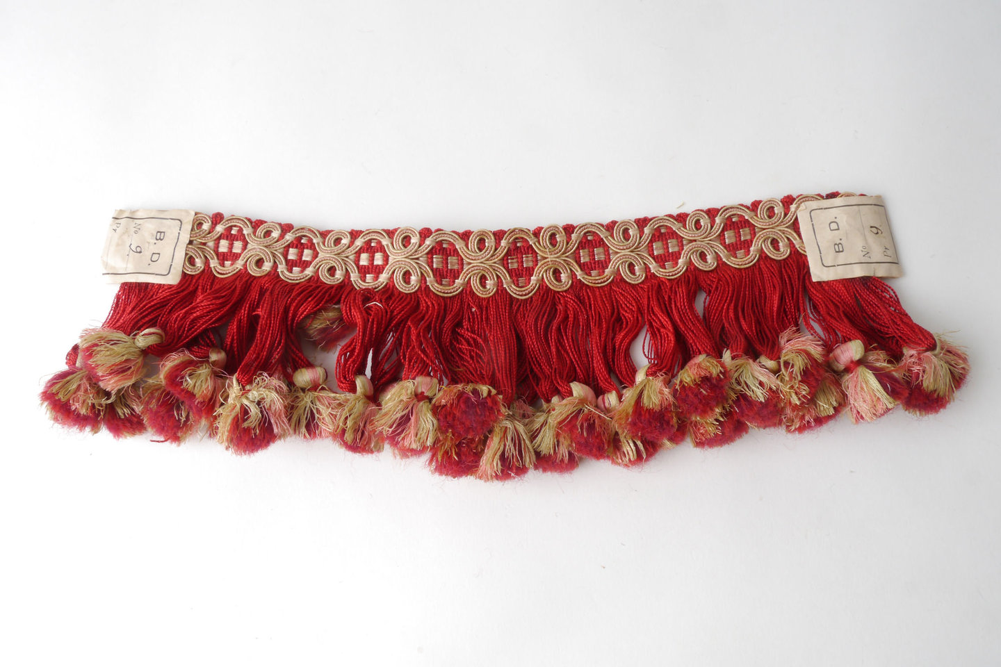 Frange als onderdeel voor het vervaardigen van passement