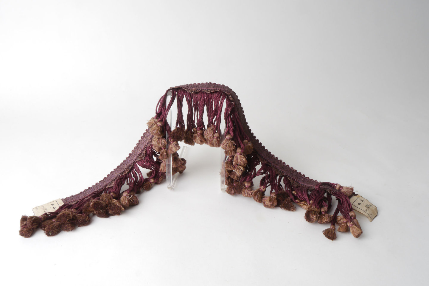 Frange als onderdeel voor het vervaardigen van passement