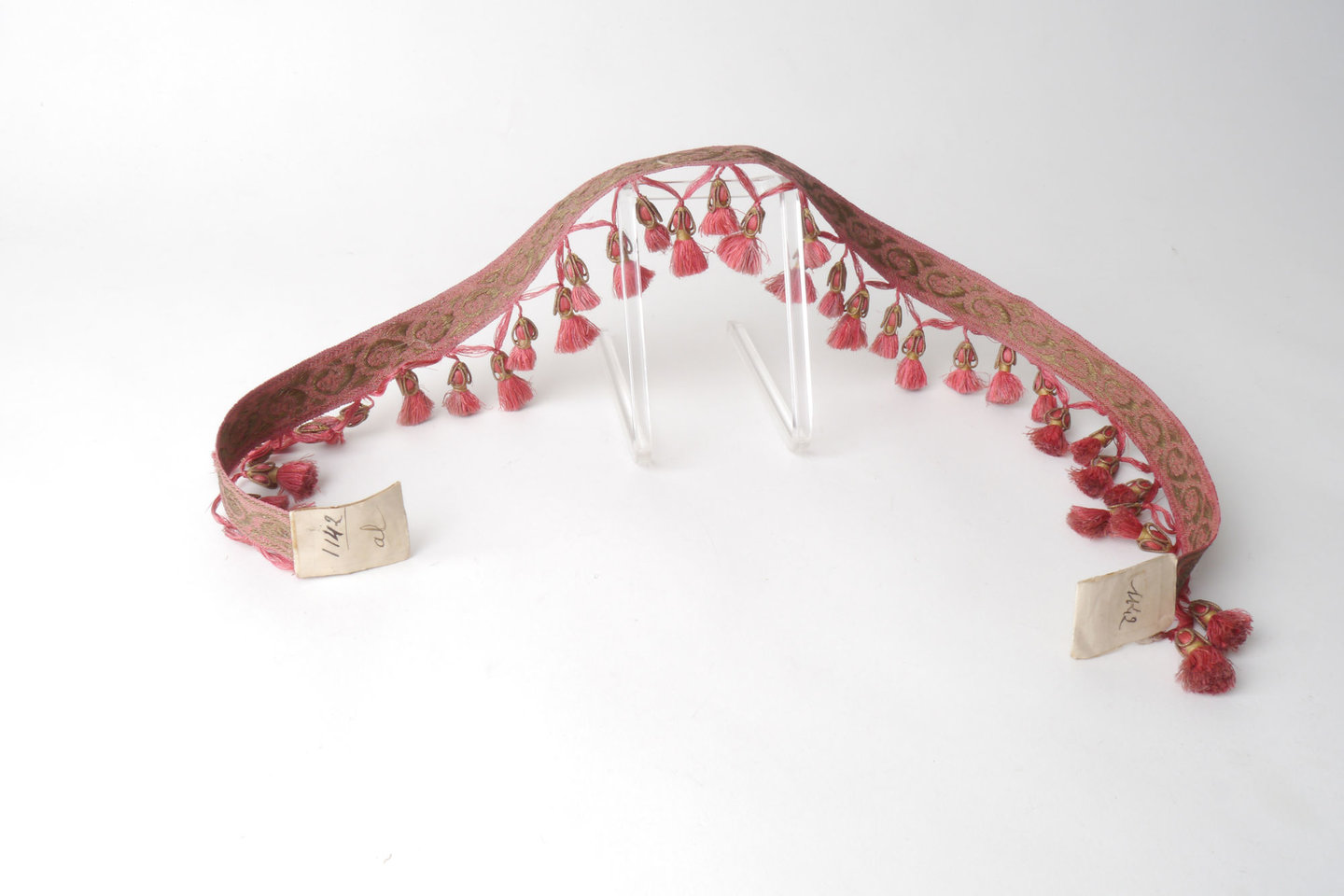 Frange als onderdeel voor het vervaardigen van passement