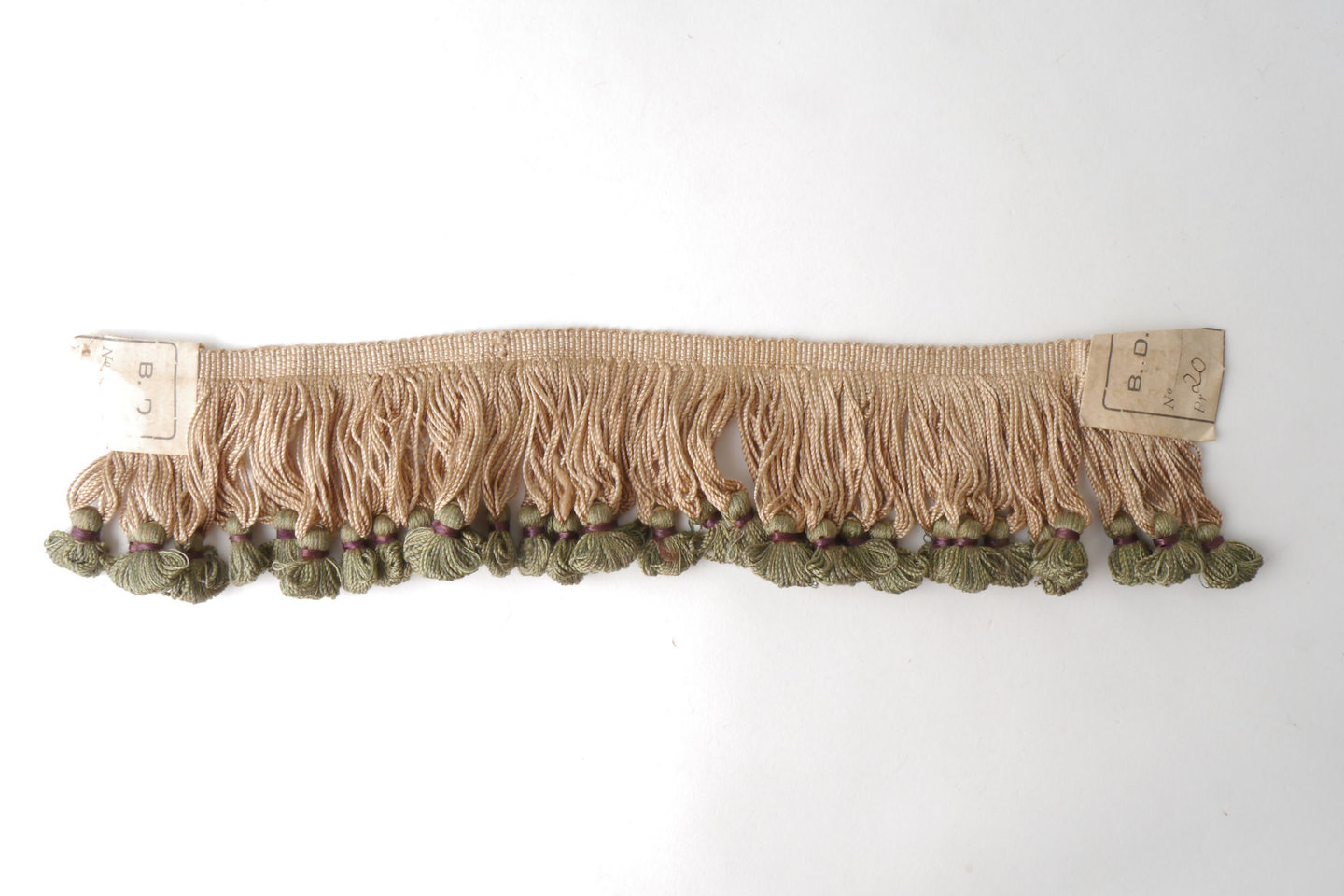 Frange als onderdeel voor het vervaardigen van passement