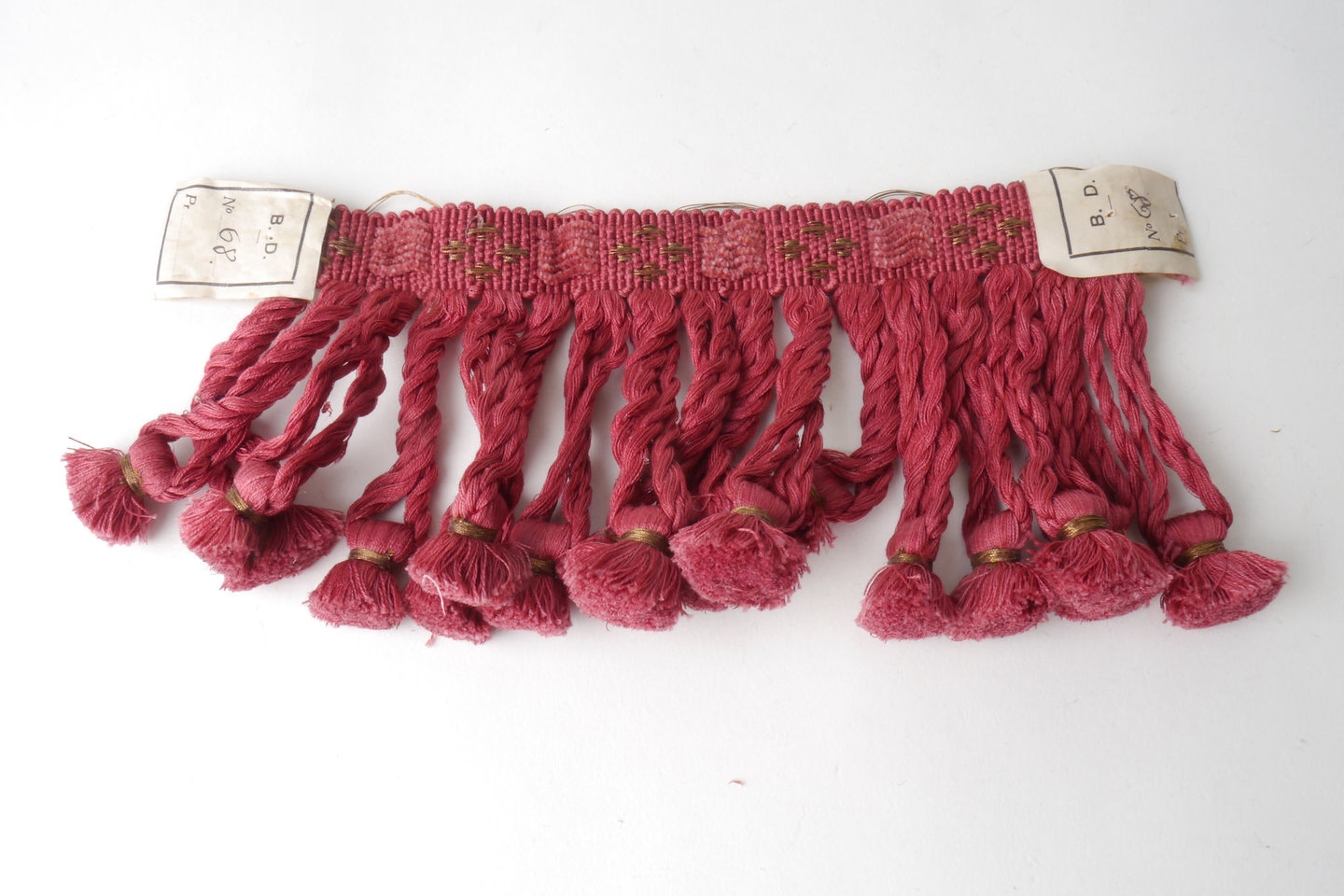 Frange als onderdeel voor het vervaardigen van passement